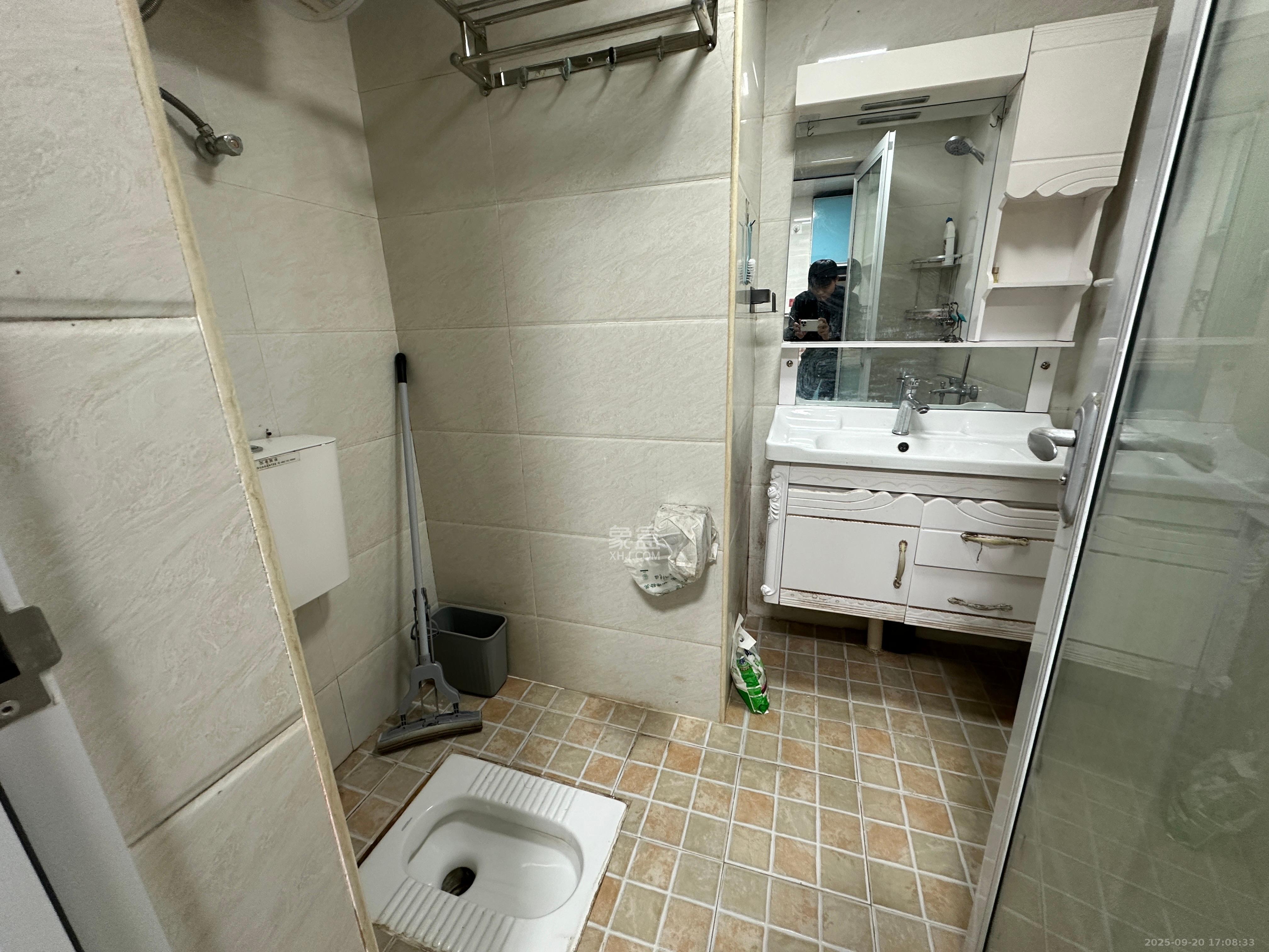 美利新世界  1室0厅1卫    1300.0元/月室内图