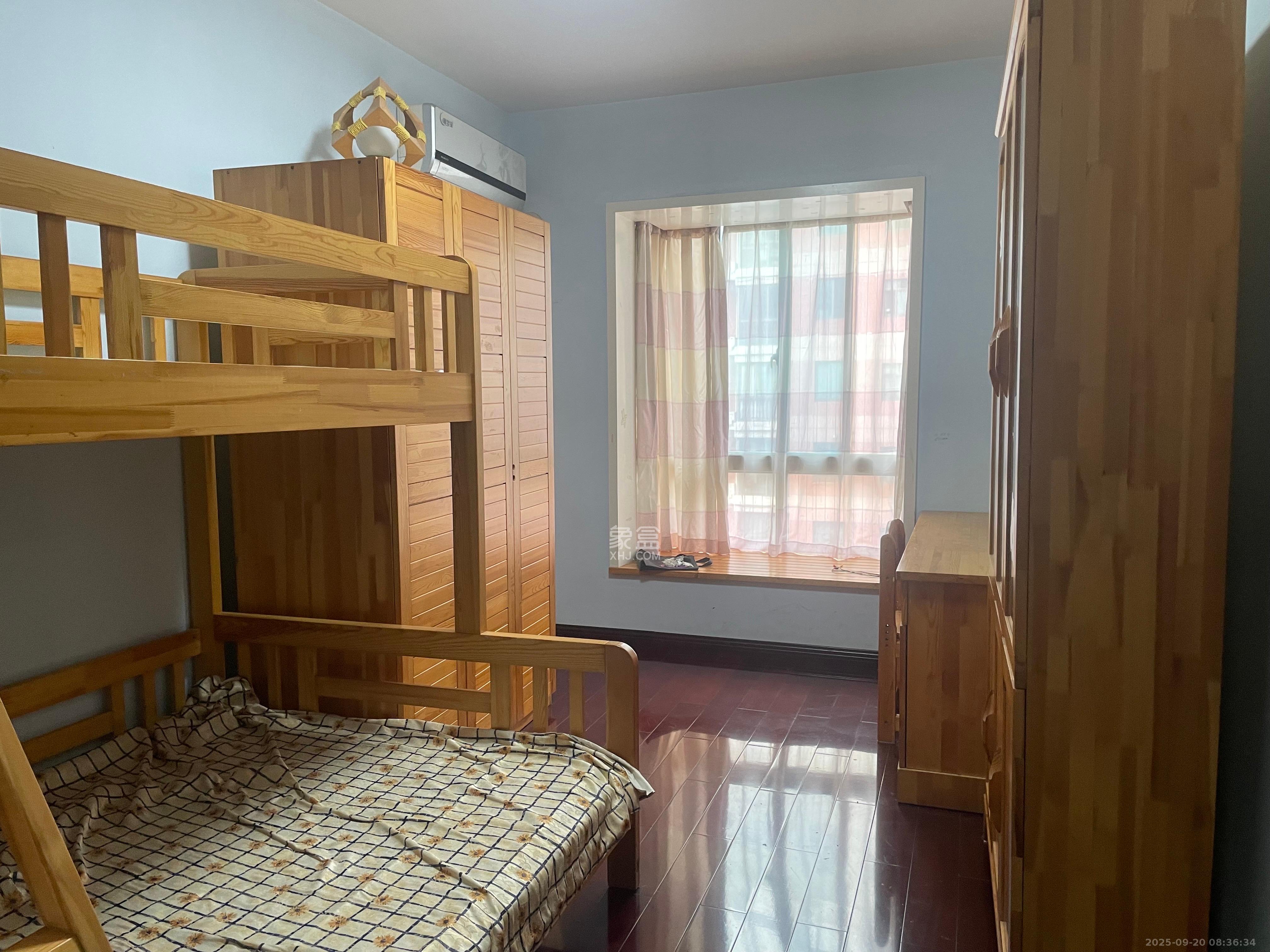 中天枫景园  3室2厅2卫    5800.0元/月室内图