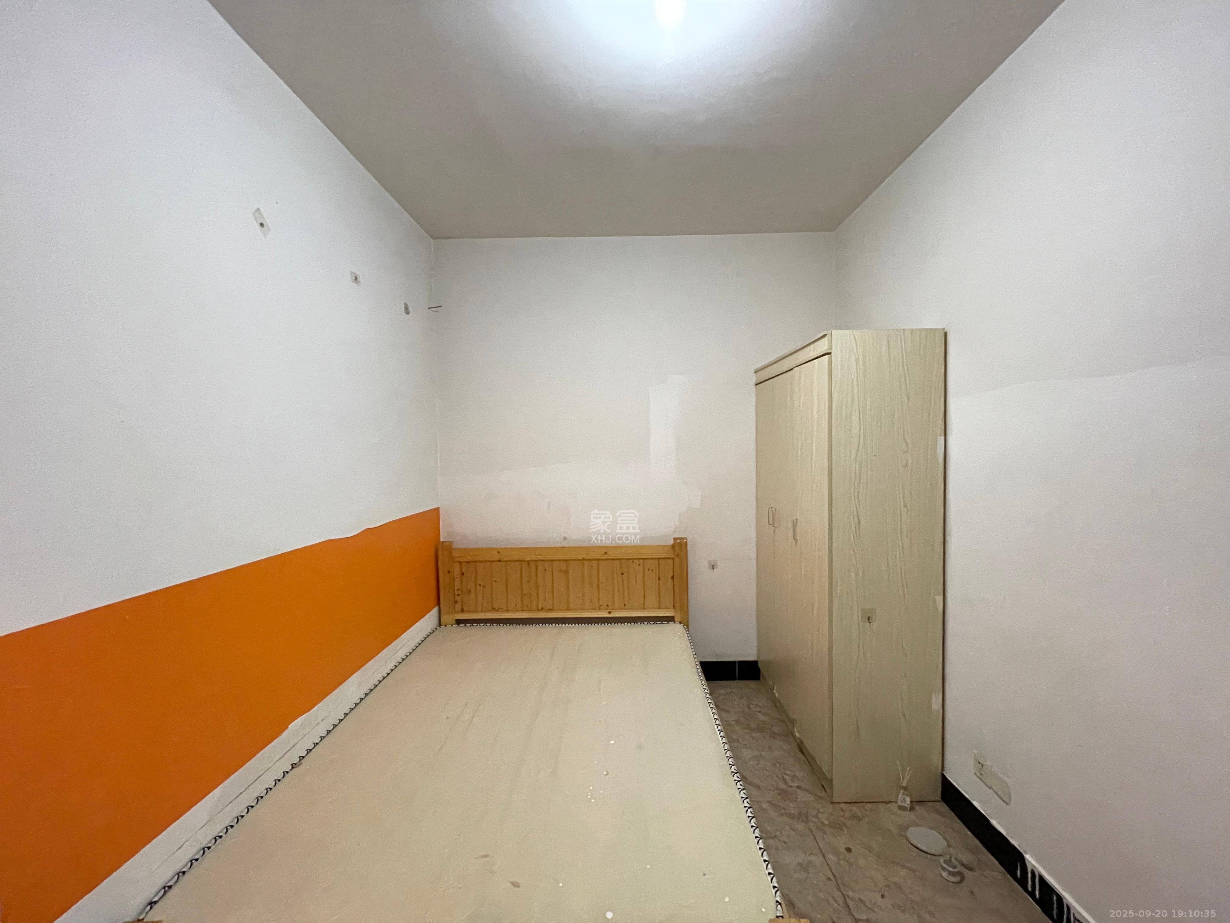 广盛华苑  2室1厅1卫    2000.0元/月室内图