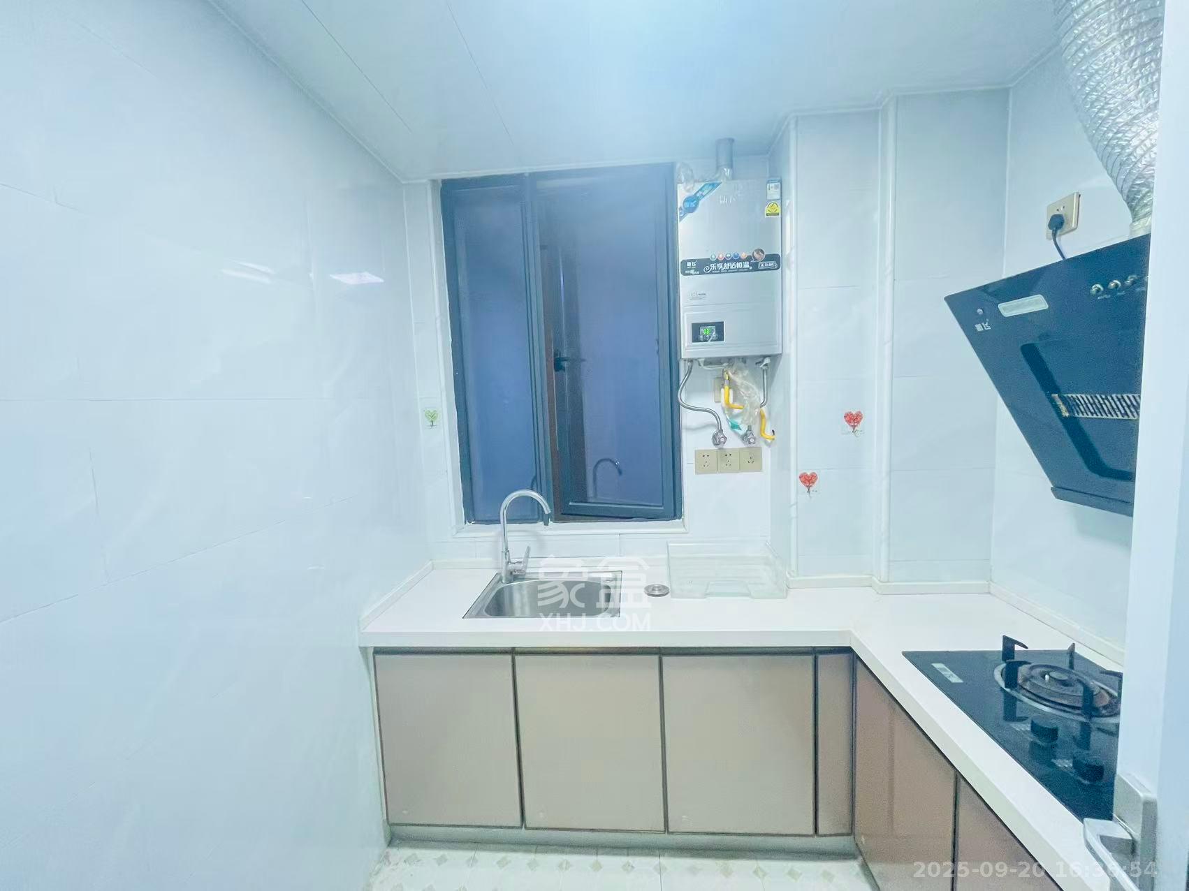 爵世名邸东湖(东湖壹号企业总部基地) 3室2厅1卫 2300.0元/月 爵世名邸东湖(东湖壹号企业总部基地) 3室2厅1卫 2300.0元/月室内图