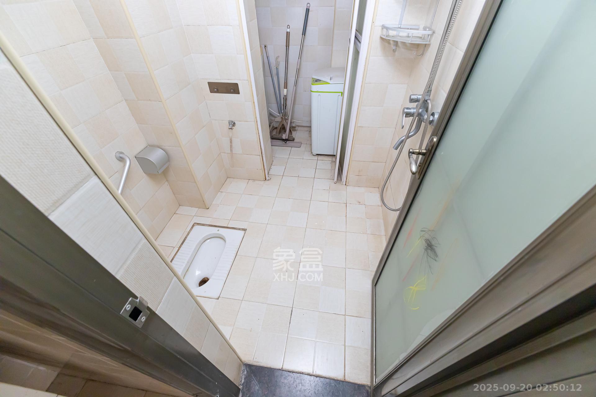 勤诚达新界  3室2厅1卫    69.0万卫生间