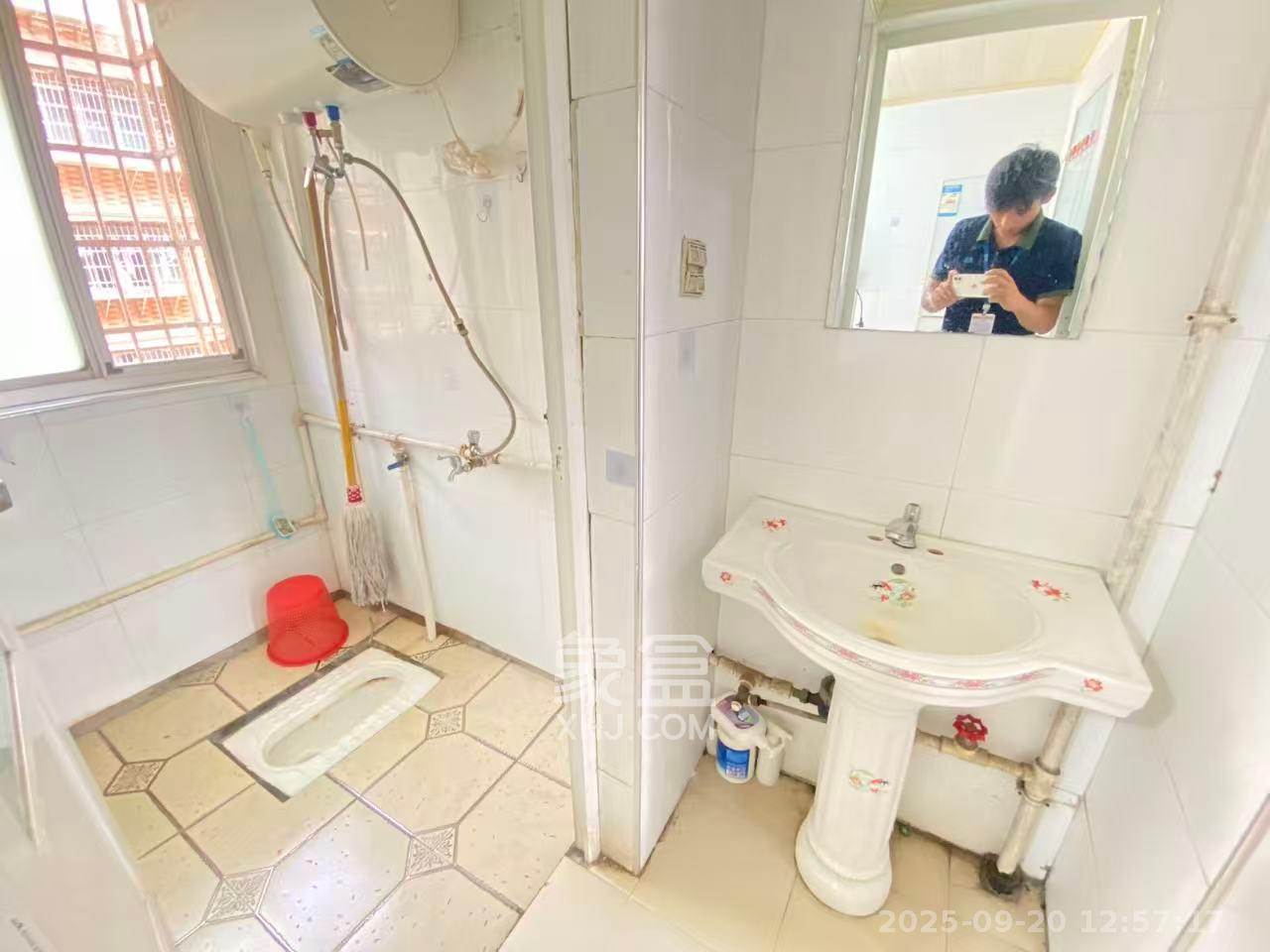 西龙苑安置小区(西垅苑小区) 2室1厅1卫 1400.0元/月 西龙苑安置小区(西垅苑小区) 2室1厅1卫 1400.0元/月室内图