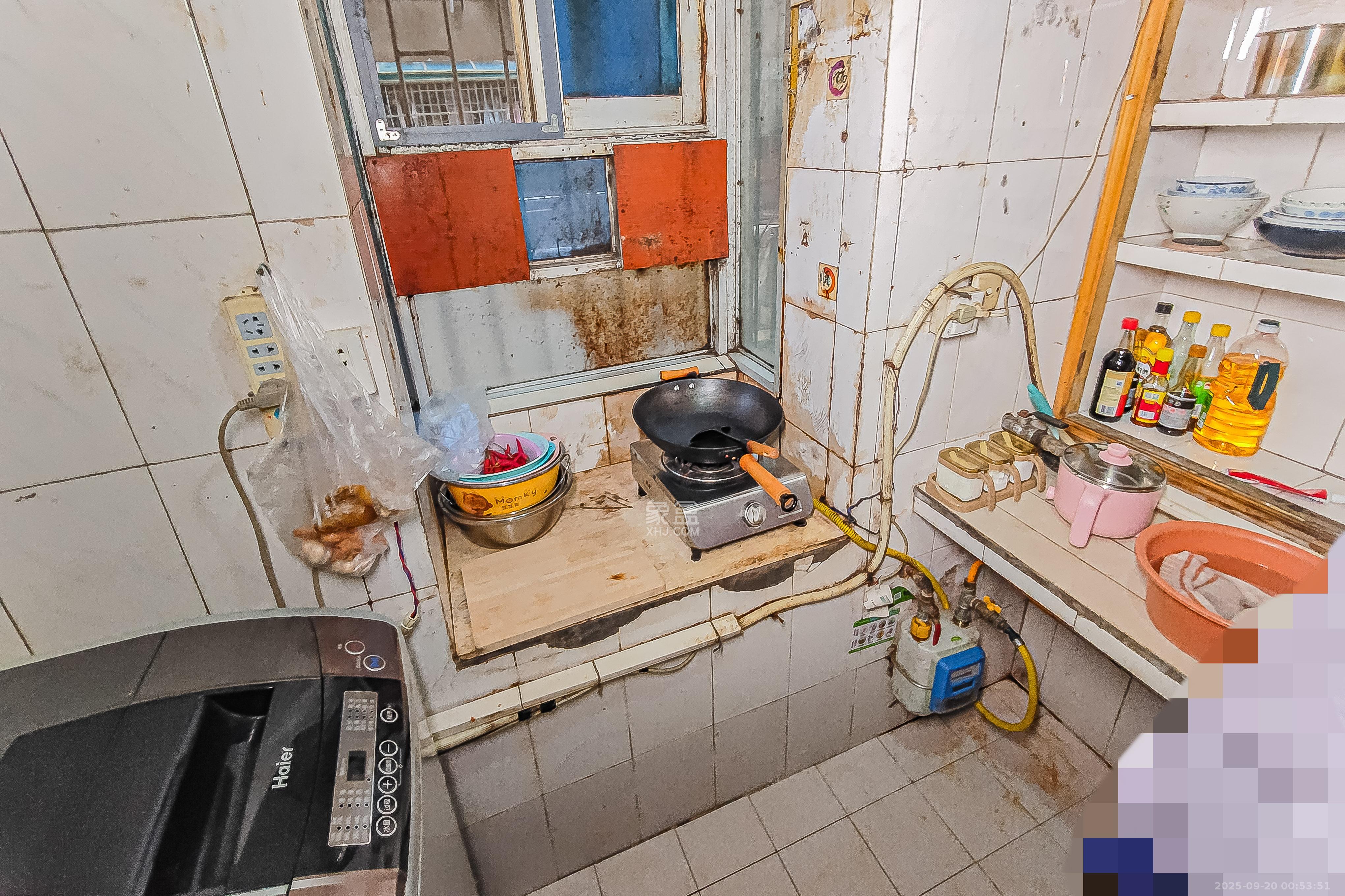 解放四村石子冲 1室1厅1卫 27.0万 解放四村石子冲 1室1厅1卫 27.0万厨房