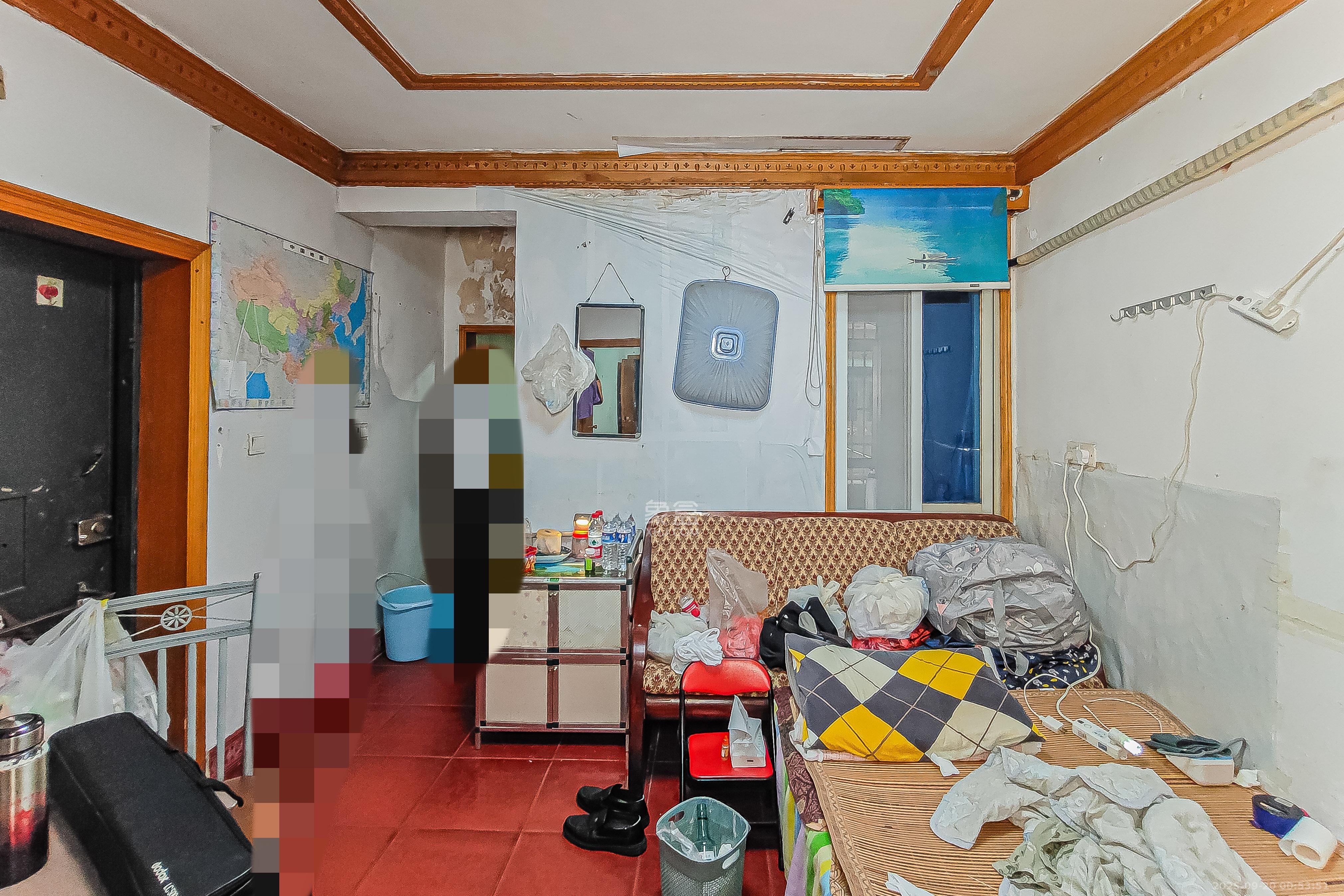 解放四村石子冲  1室1厅1卫    27.0万客厅