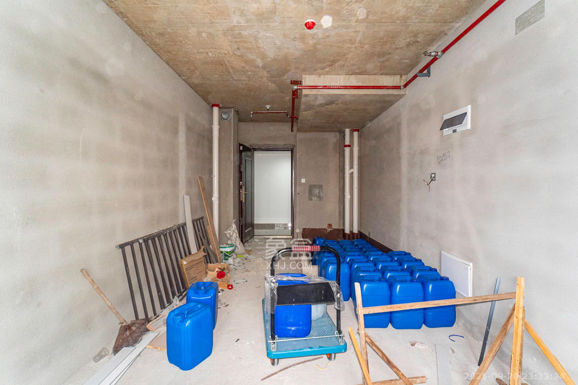 新城朗隽大都会 1室1厅1卫 15.18万 新城朗隽大都会 1室1厅1卫 15.18万客厅