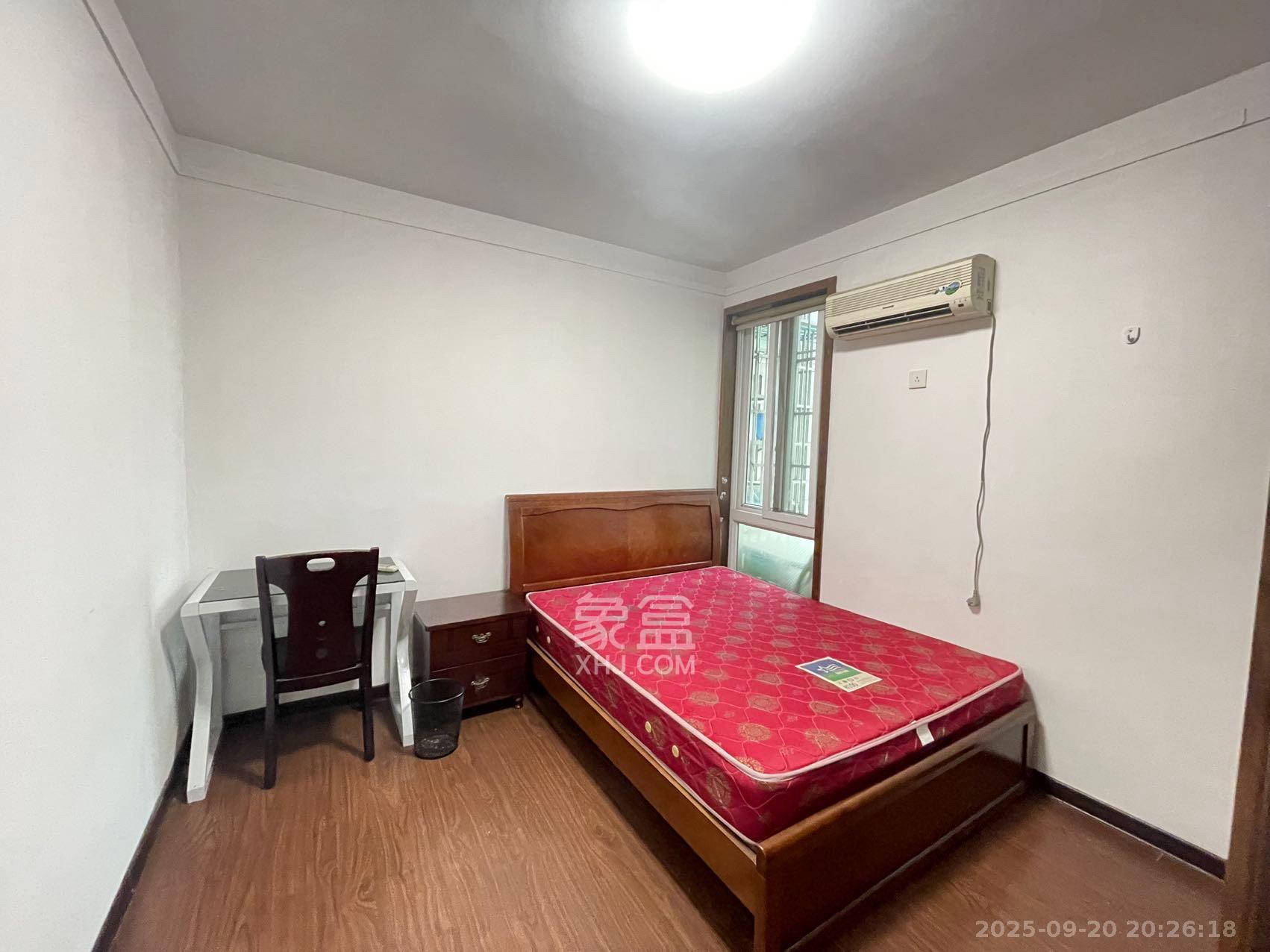 恩瑞麓山名园(龙王港小区) 3室2厅1卫 2300.0元/月 恩瑞麓山名园(龙王港小区) 3室2厅1卫 2300.0元/月室内图