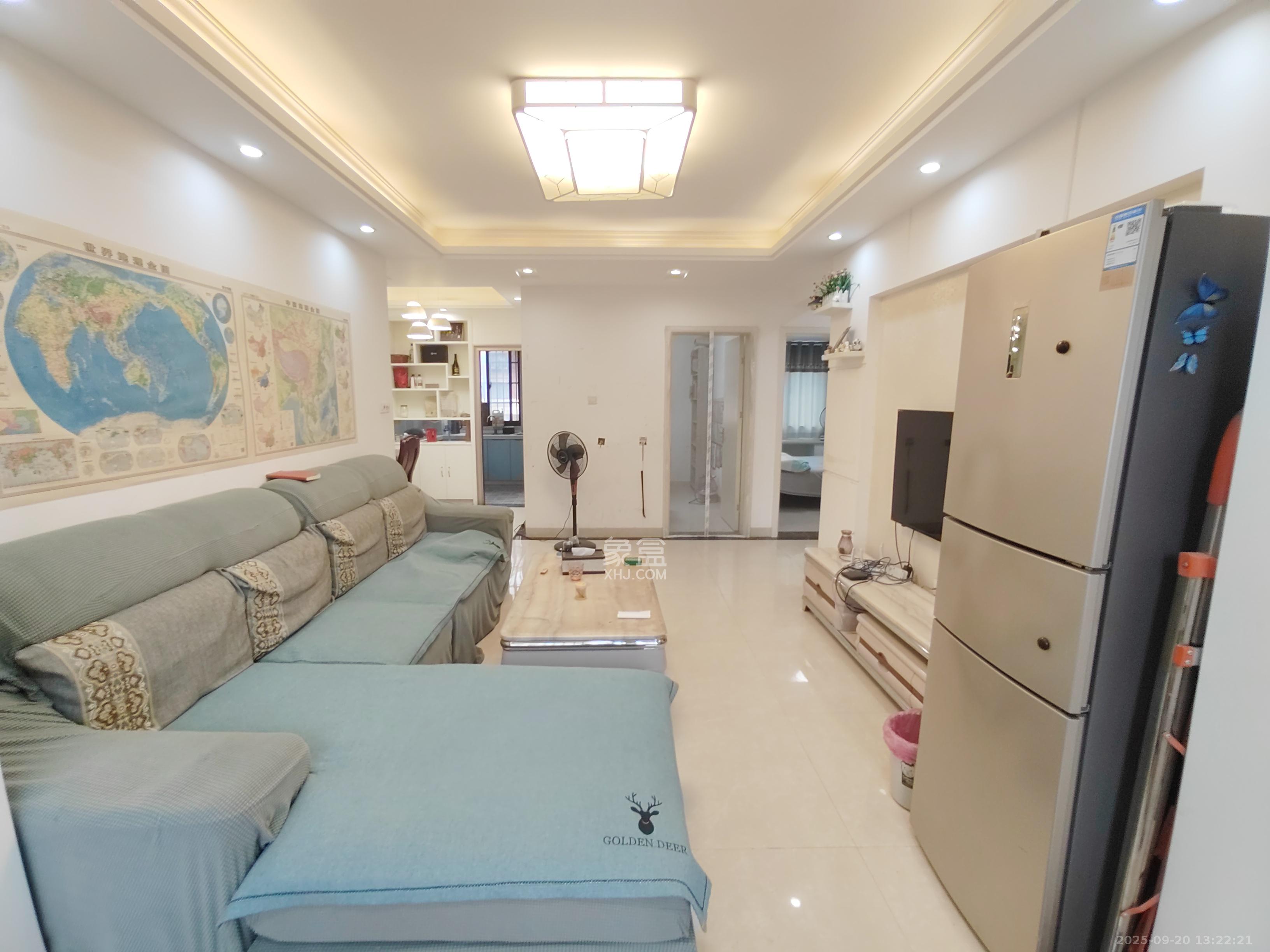 新城国际花都  3室2厅1卫    1700.0元/月室内图