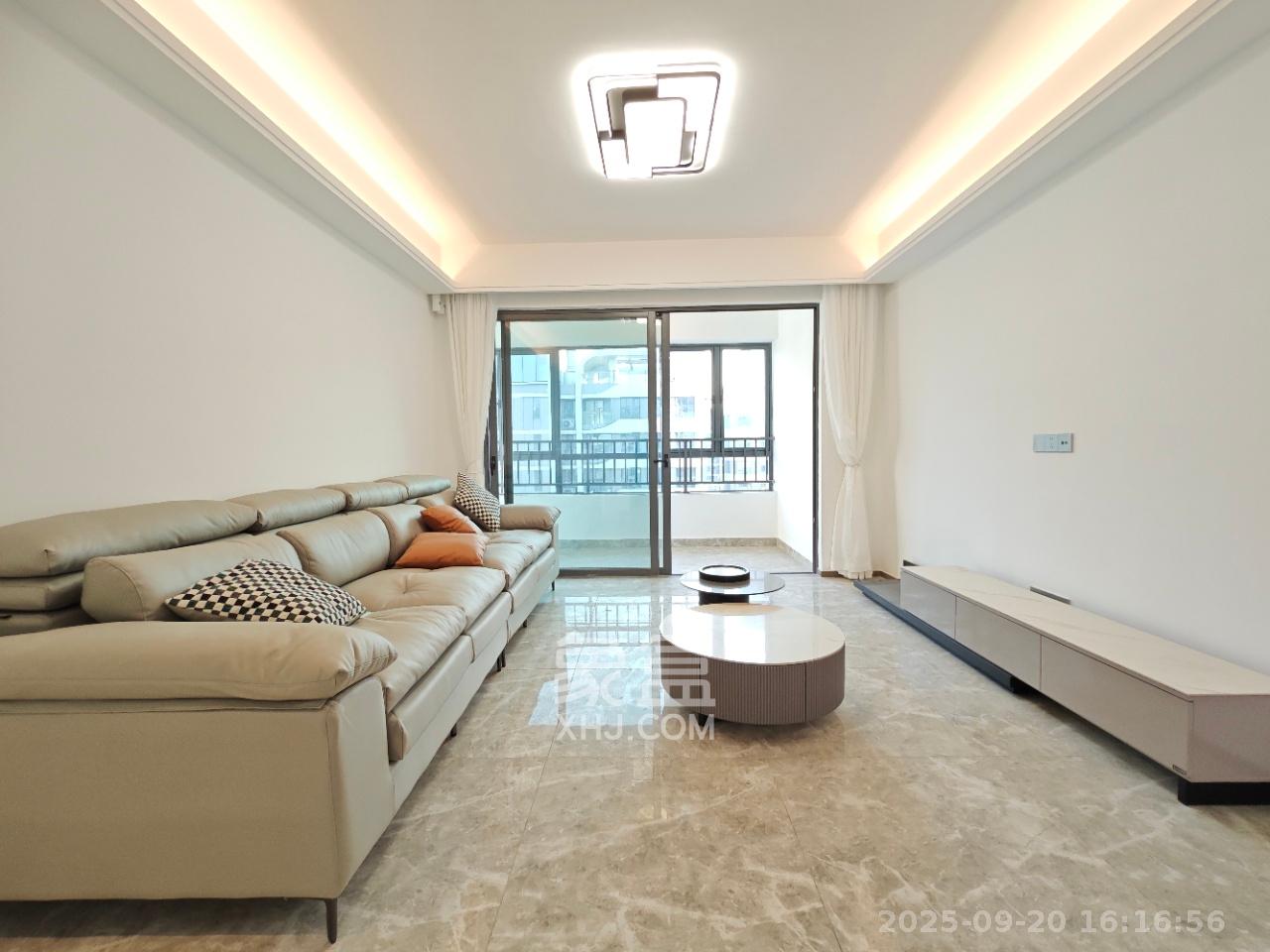 复地滨江金融中心  4室2厅2卫    5300.0元/月 复地滨江金融中心  4室2厅2卫    5300.0元/月