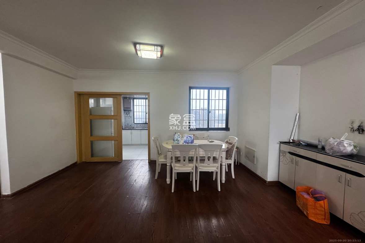 优山美地  3室1厅1卫    2100.0元/月 优山美地  3室1厅1卫    2100.0元/月室内图