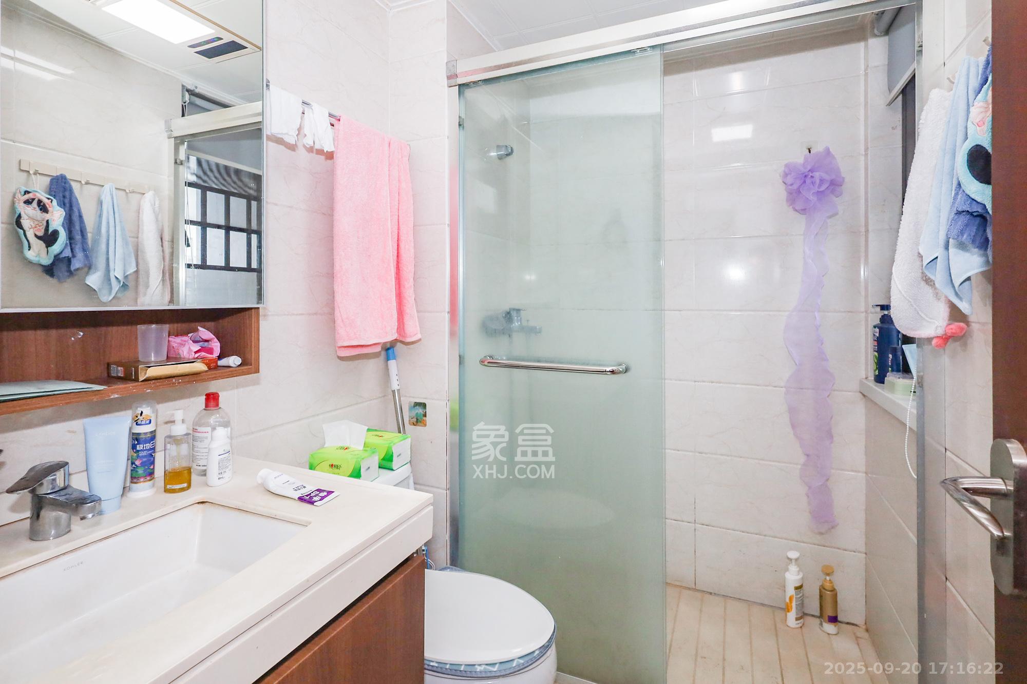 龙湖水晶郦城 1室1厅1卫 55.0万 龙湖水晶郦城 1室1厅1卫 55.0万卫生间