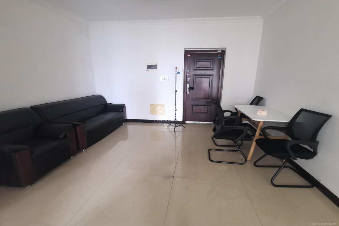 天下一家 2室2厅1卫 2400.0元/月 天下一家 2室2厅1卫 2400.0元/月室内图