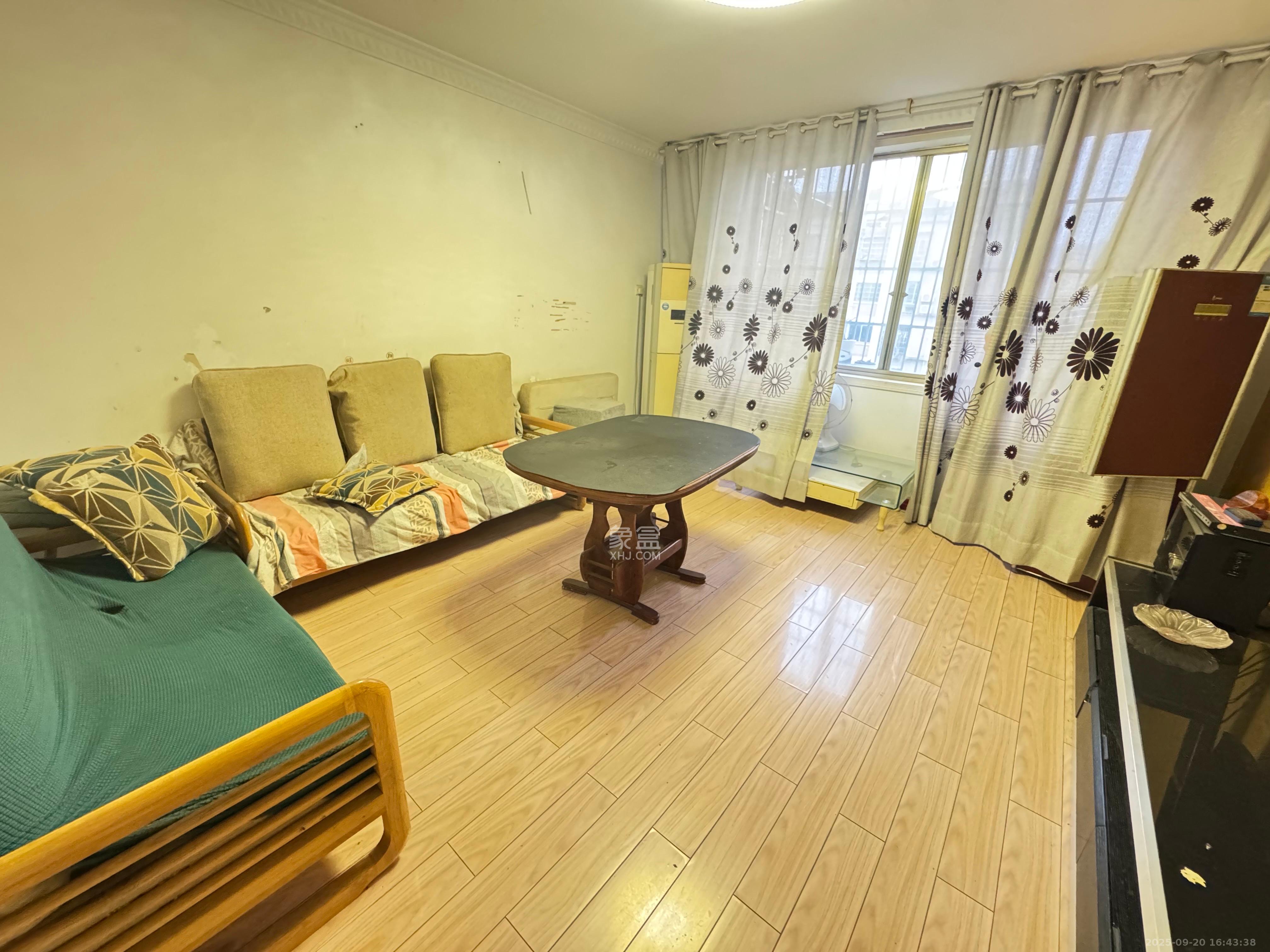 桔洲新苑(观沙岭)  3室2厅2卫    1700.0元/月 桔洲新苑(观沙岭)  3室2厅2卫    1700.0元/月