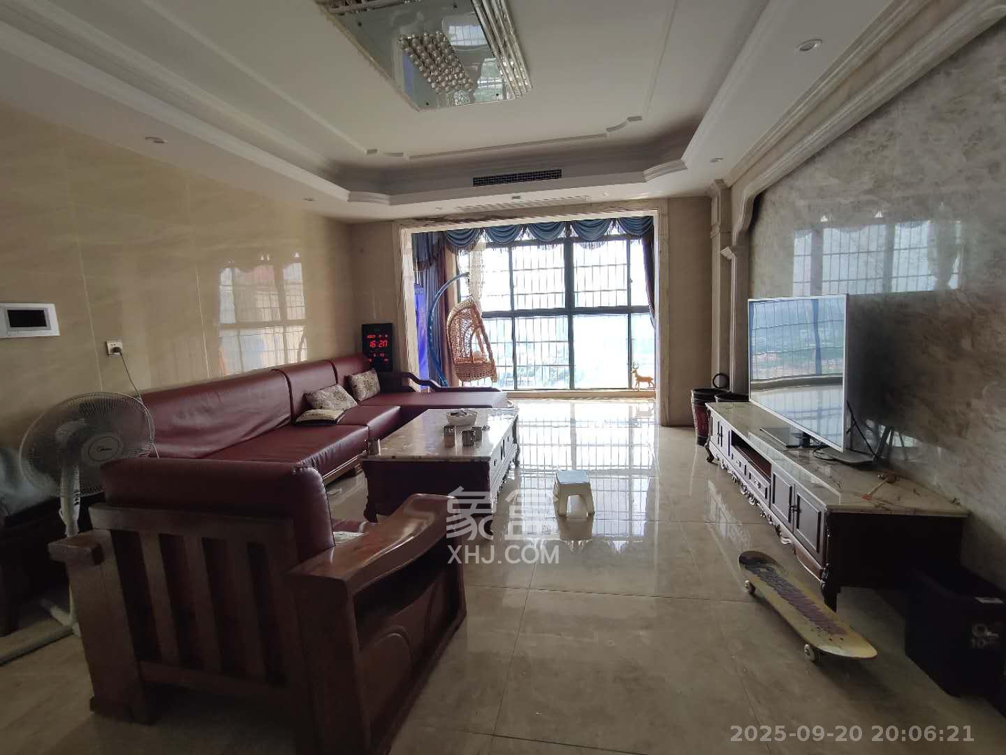 江河东澜湾 4室2厅2卫 3500.0元/月 江河东澜湾 4室2厅2卫 3500.0元/月室内图