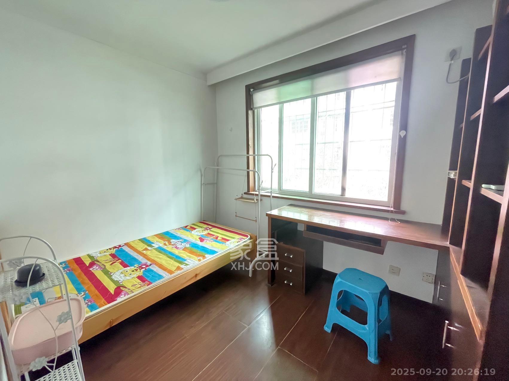 恩瑞麓山名园(龙王港小区) 3室2厅1卫 2300.0元/月 恩瑞麓山名园(龙王港小区) 3室2厅1卫 2300.0元/月室内图