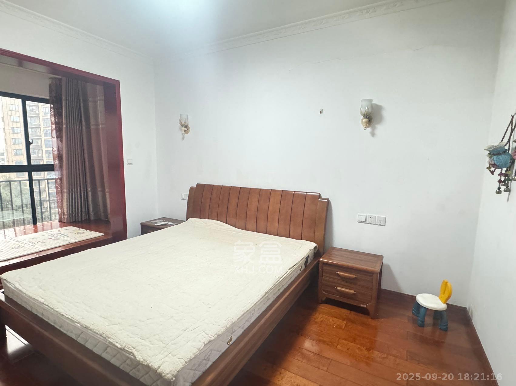 中南红领邦（红星嘉和苑）  3室2厅2卫    2700.0元/月室内图