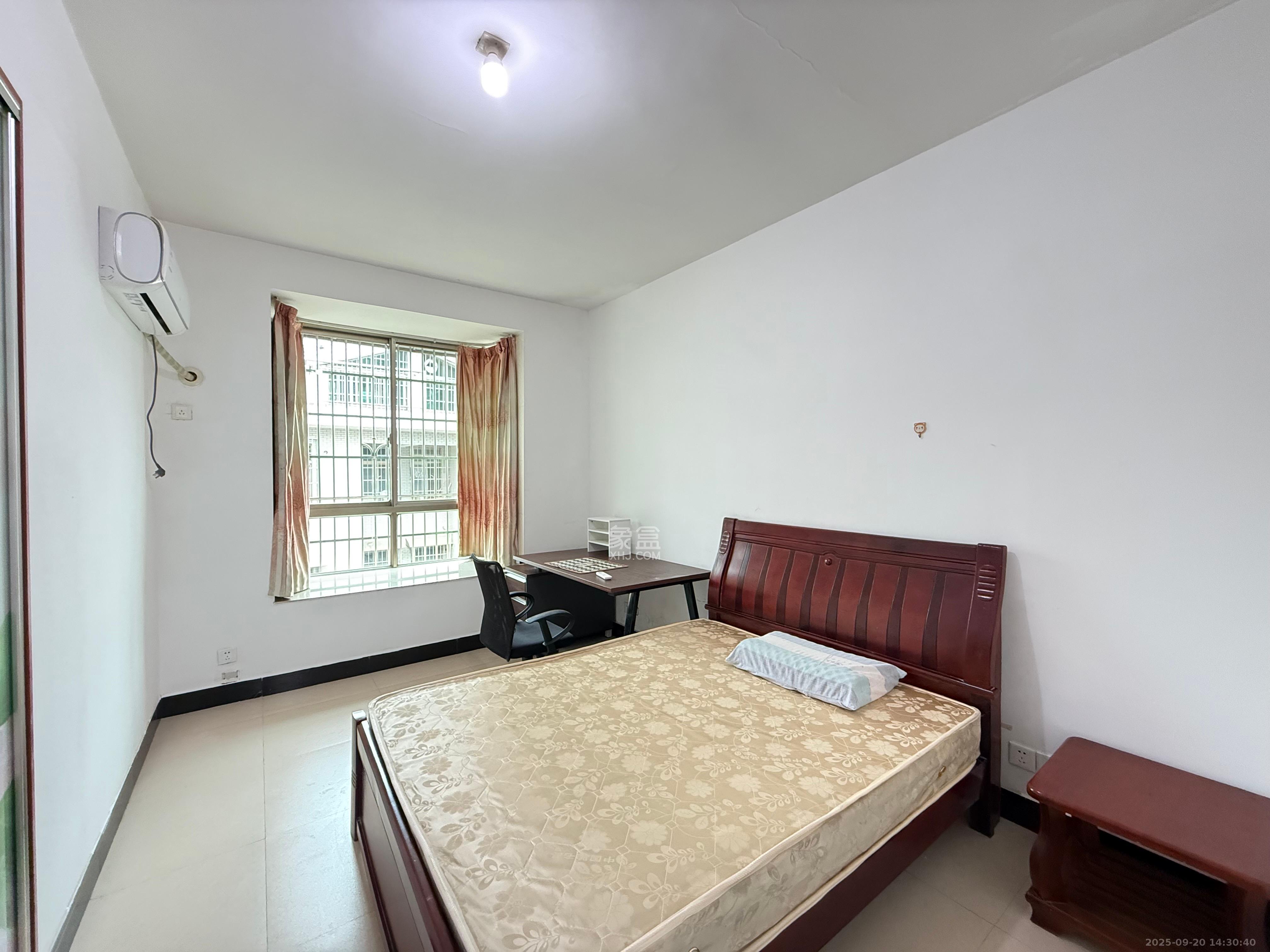 金桂小区一期 2室2厅1卫 1400.0元/月 金桂小区一期 2室2厅1卫 1400.0元/月室内图