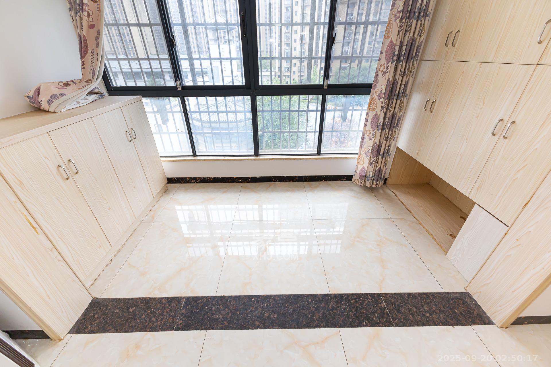 勤诚达新界 3室2厅1卫 69.0万 勤诚达新界 3室2厅1卫 69.0万阳台