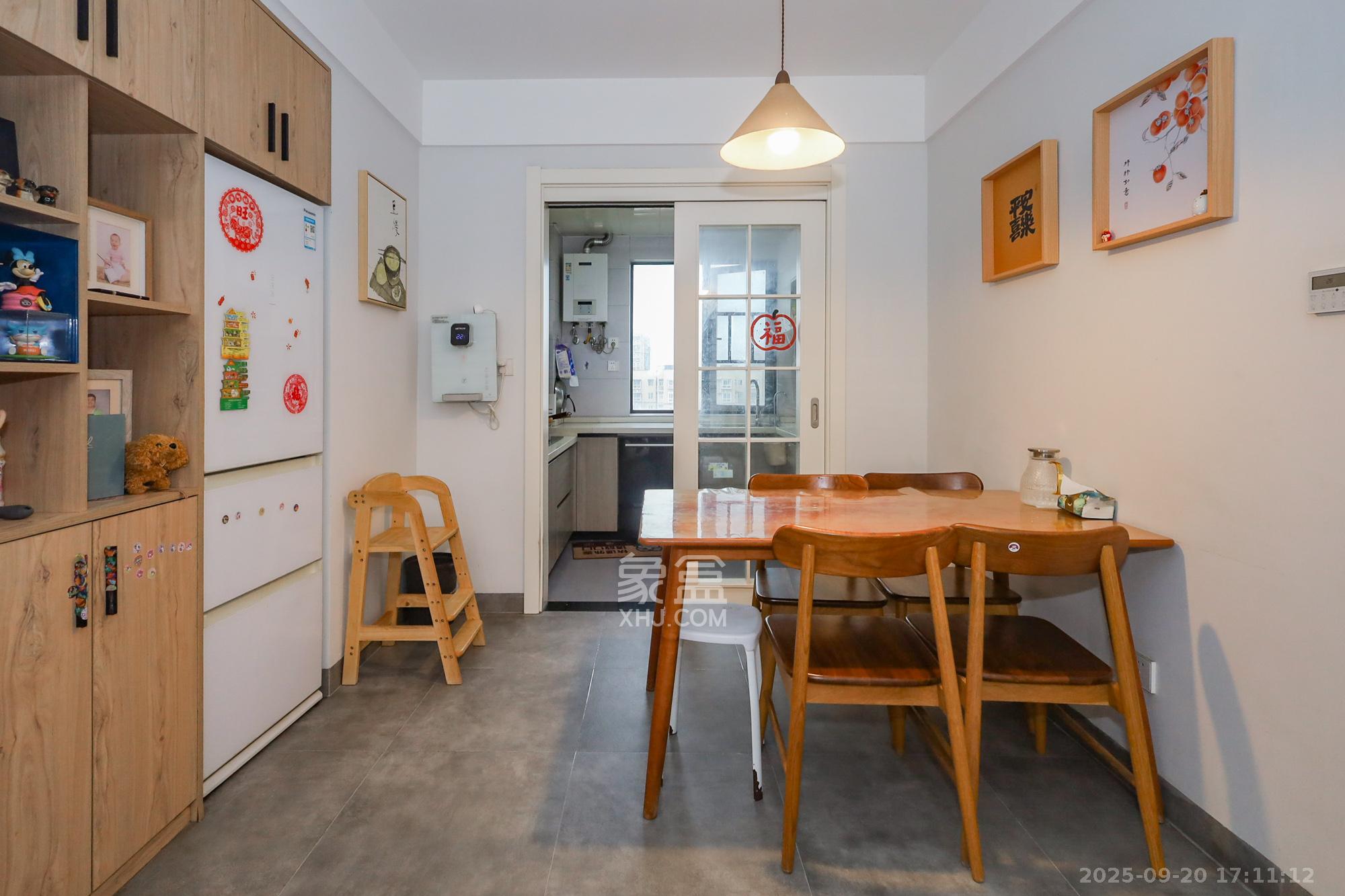 光明E城 4室2厅2卫 125.0万 光明E城 4室2厅2卫 125.0万其他