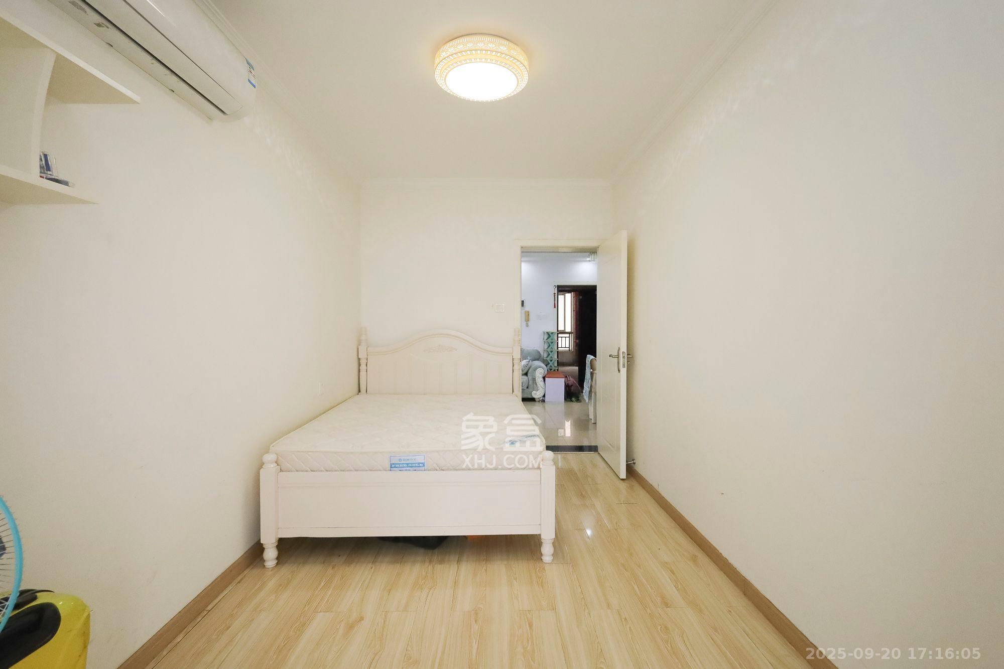 新诚小区  2室1厅1卫   1800.00元/月室内图