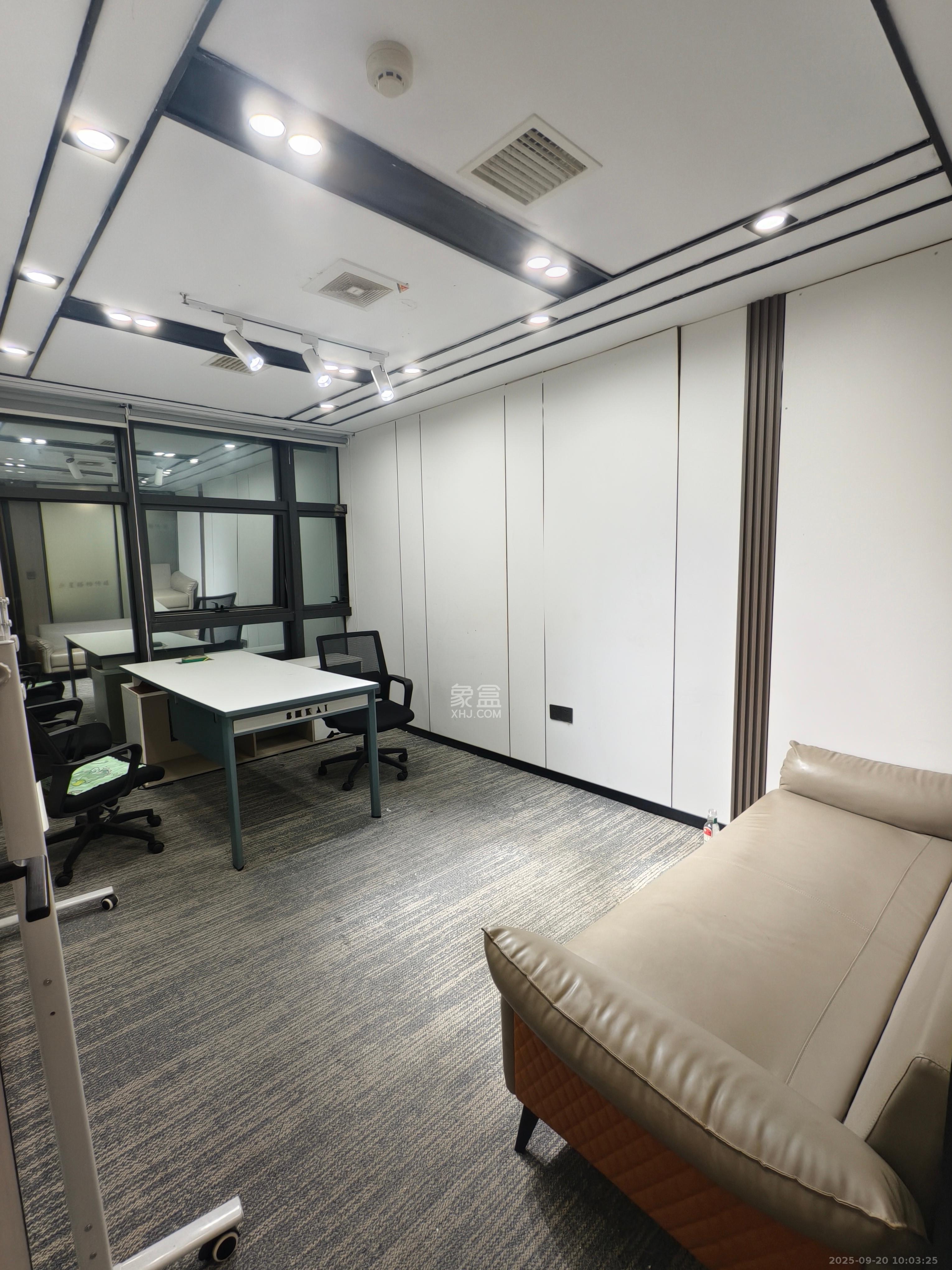 御溪国际 1室1厅1卫 8800.0元/月 御溪国际 1室1厅1卫 8800.0元/月室内图