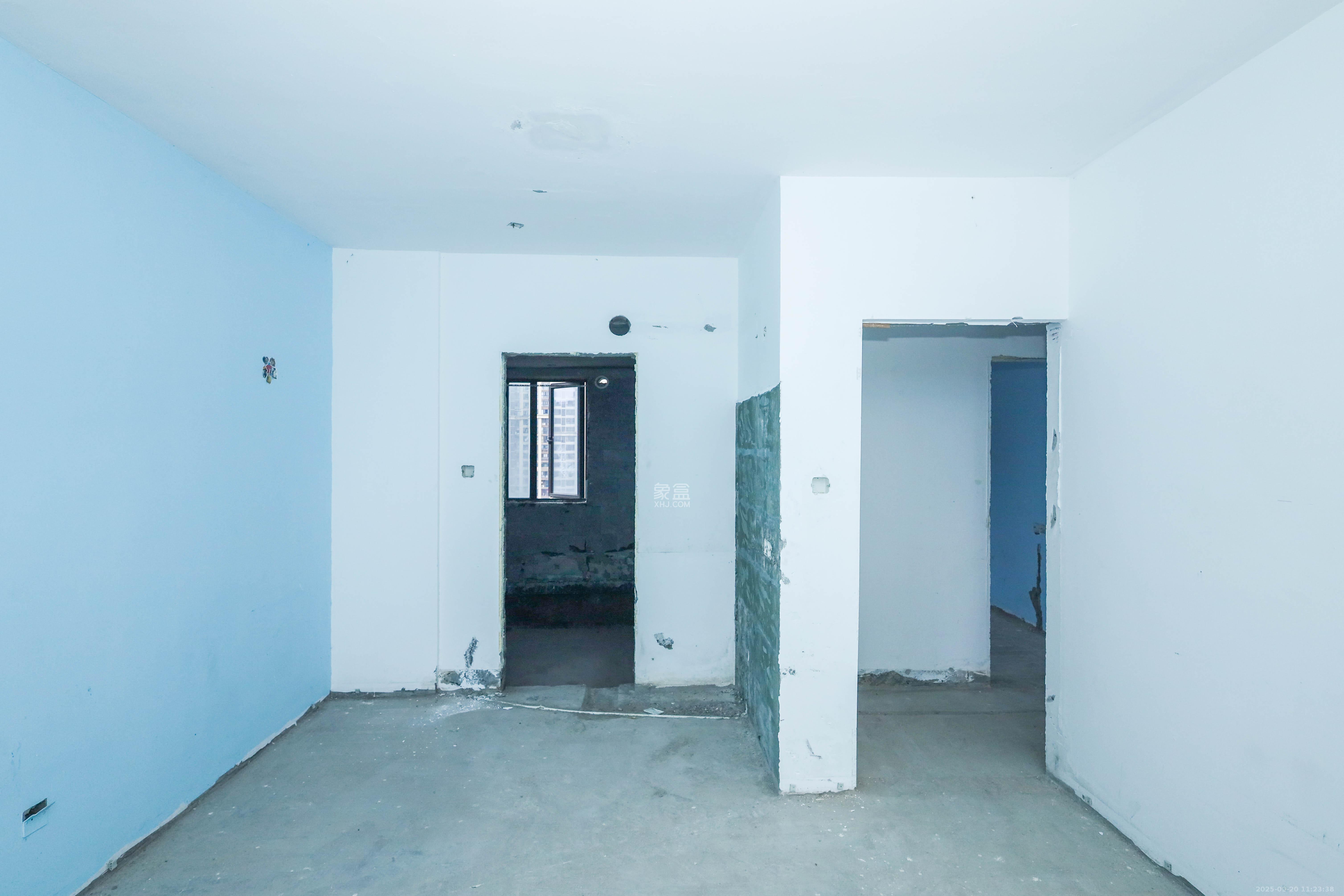 中国铁建梅溪青秀二期  4室2厅2卫    158.0万卧室