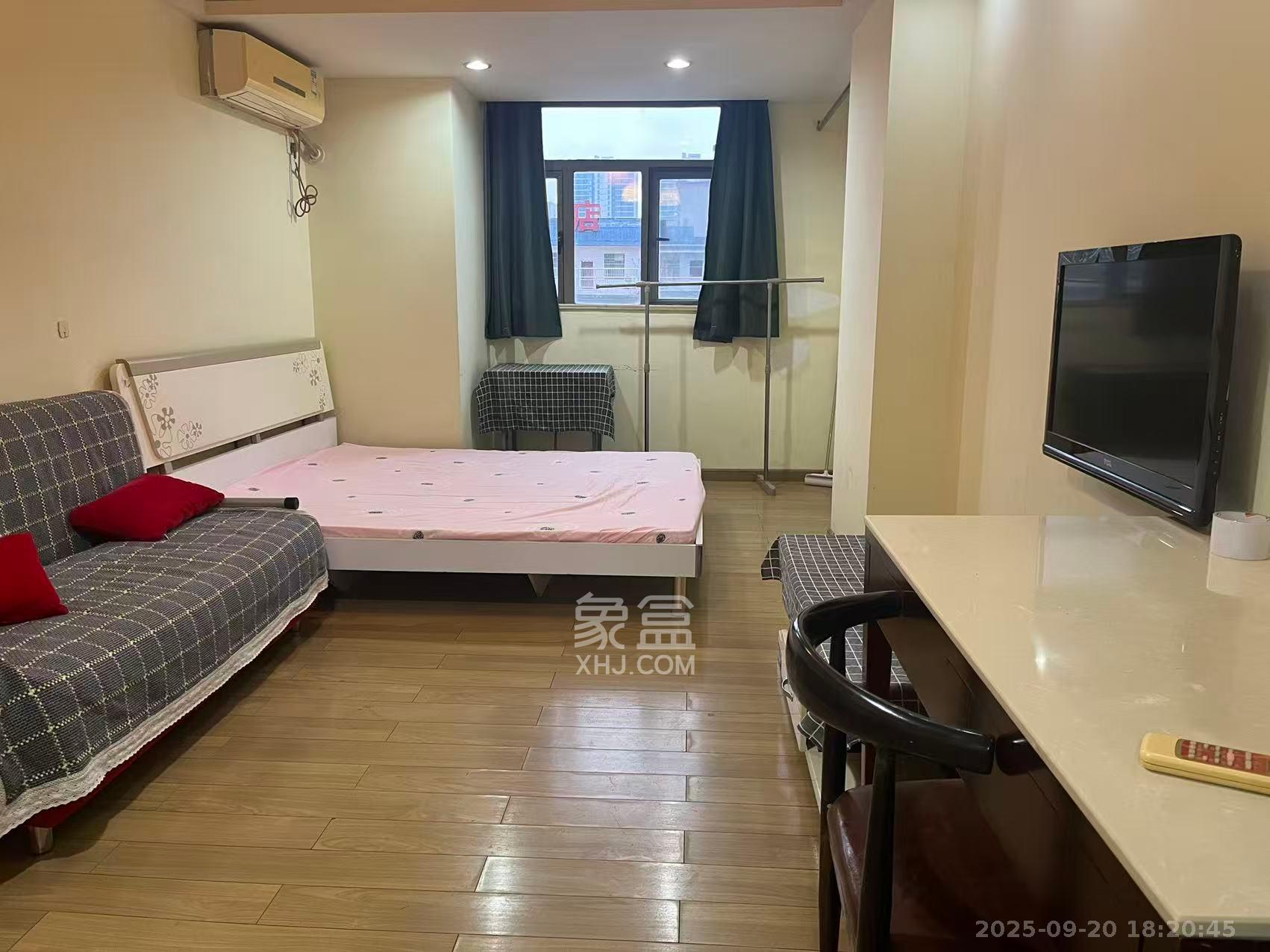 米兰春天  1室1厅1卫    1100.0元/月 米兰春天  1室1厅1卫    1100.0元/月