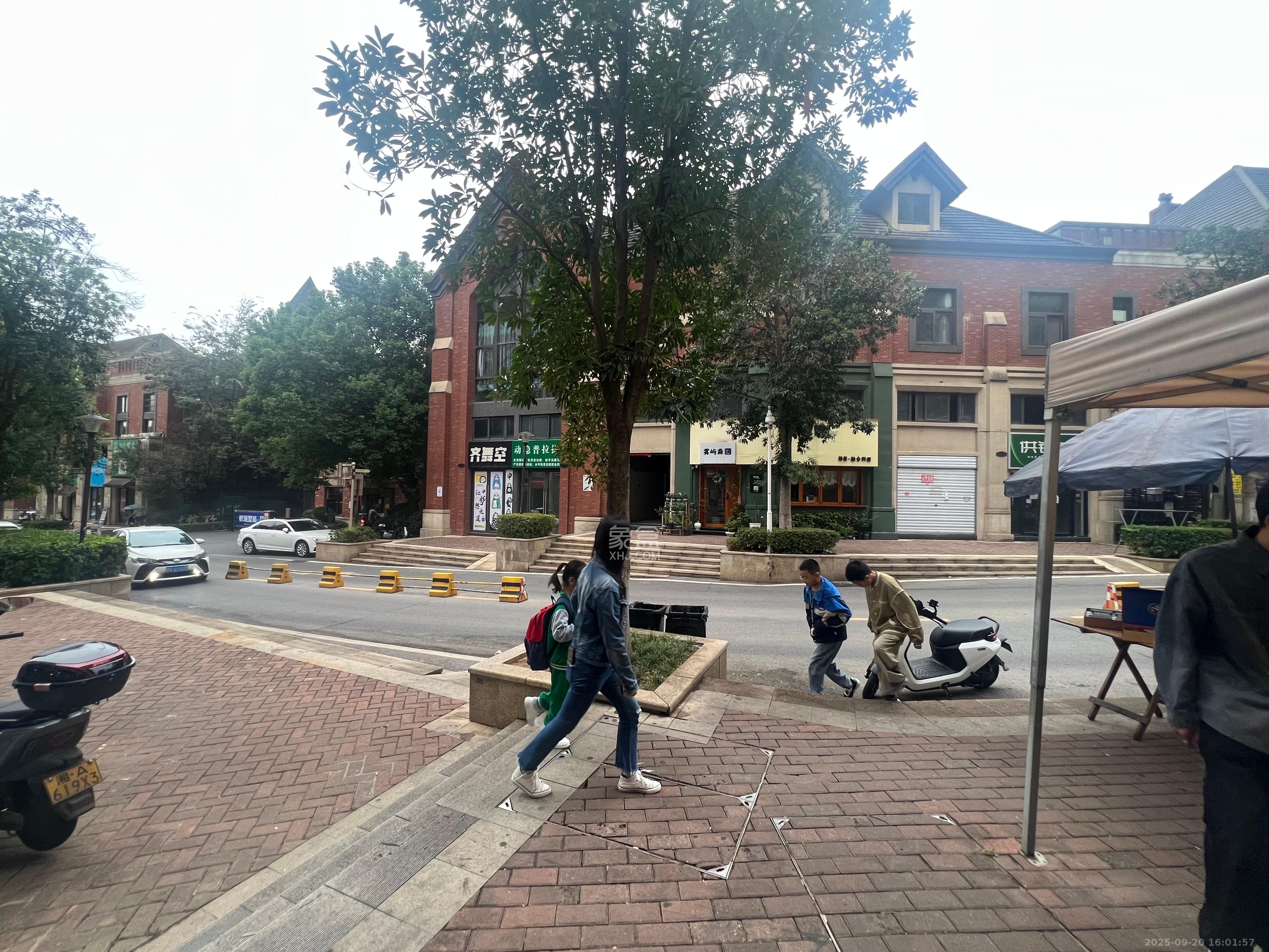 保利香槟国际C区   59.0㎡      2300.0元/月室内图