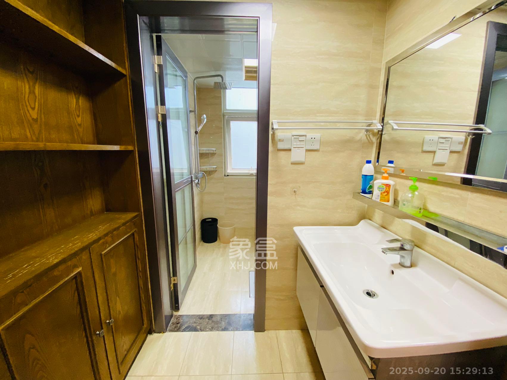 北辰三角洲E3区  4室2厅2卫    4700.0元/月室内图