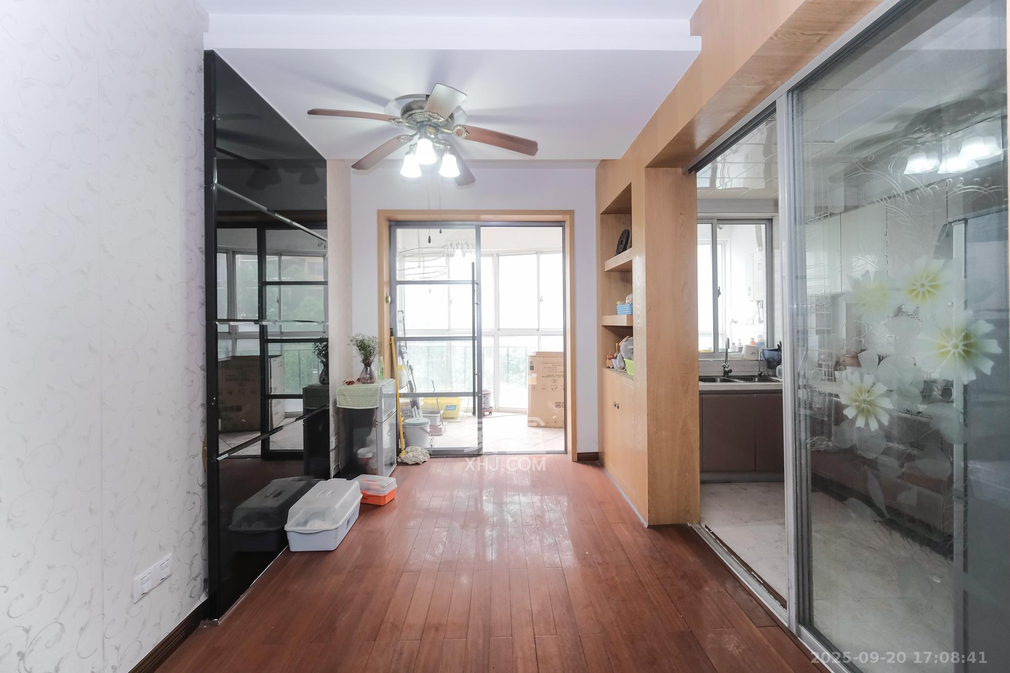 红树湾 3室2厅2卫 79.8万 红树湾 3室2厅2卫 79.8万客厅