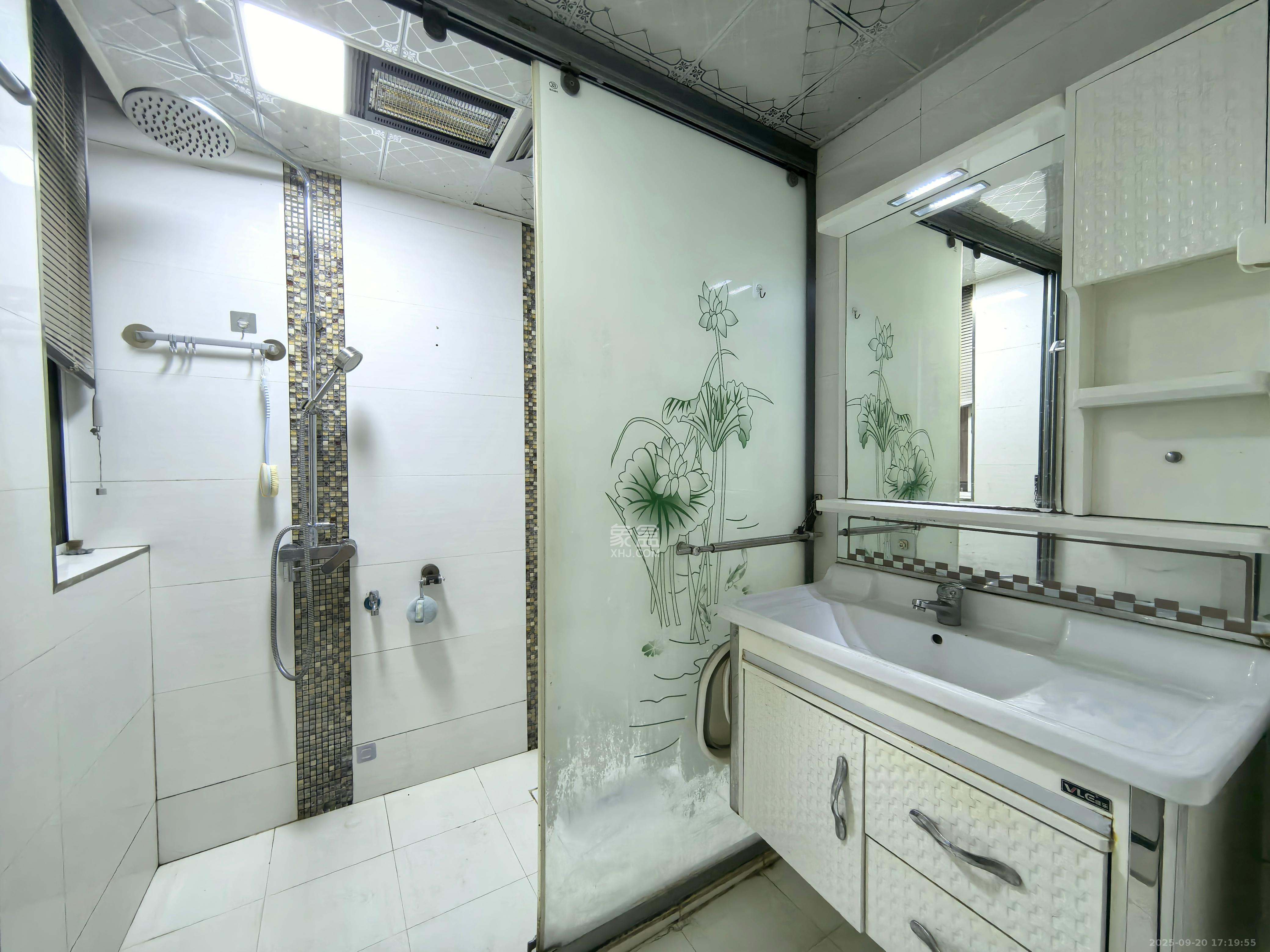 五矿万境水岸一期(万境水岸嘉苑) 3室2厅1卫 2000.0元/月 五矿万境水岸一期(万境水岸嘉苑) 3室2厅1卫 2000.0元/月室内图