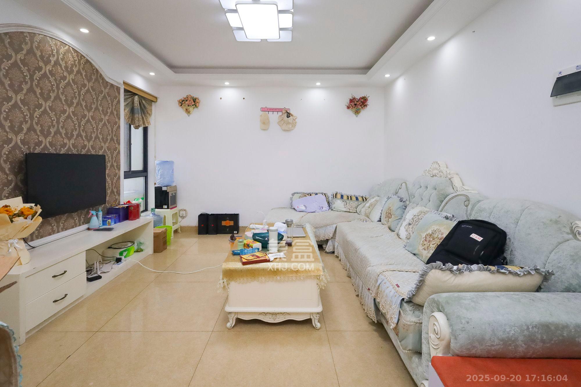 新诚小区  2室1厅1卫   1800.00元/月室内图