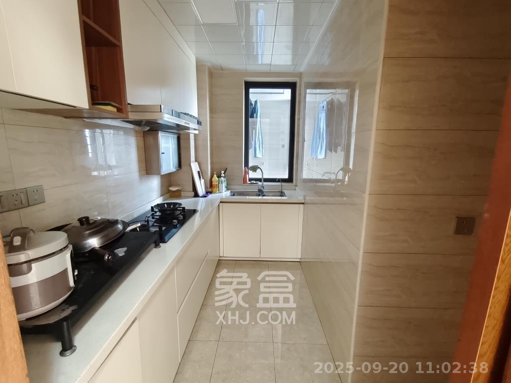 阳光100一期、四五期  2室2厅1卫    2300.0元/月室内图