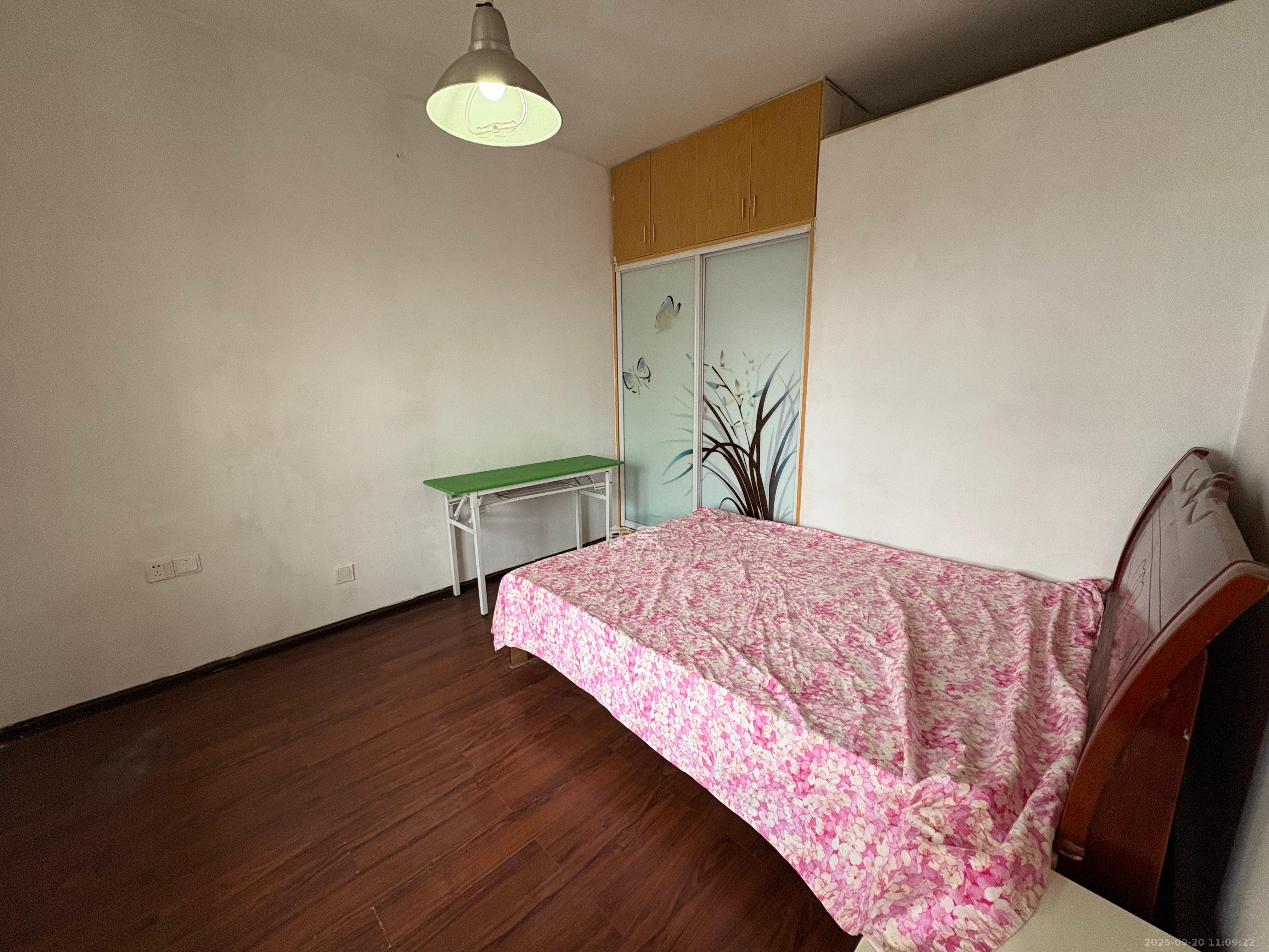 芙蓉环卫公寓 3室2厅1卫 1600.00元/月 芙蓉环卫公寓 3室2厅1卫 1600.00元/月室内图