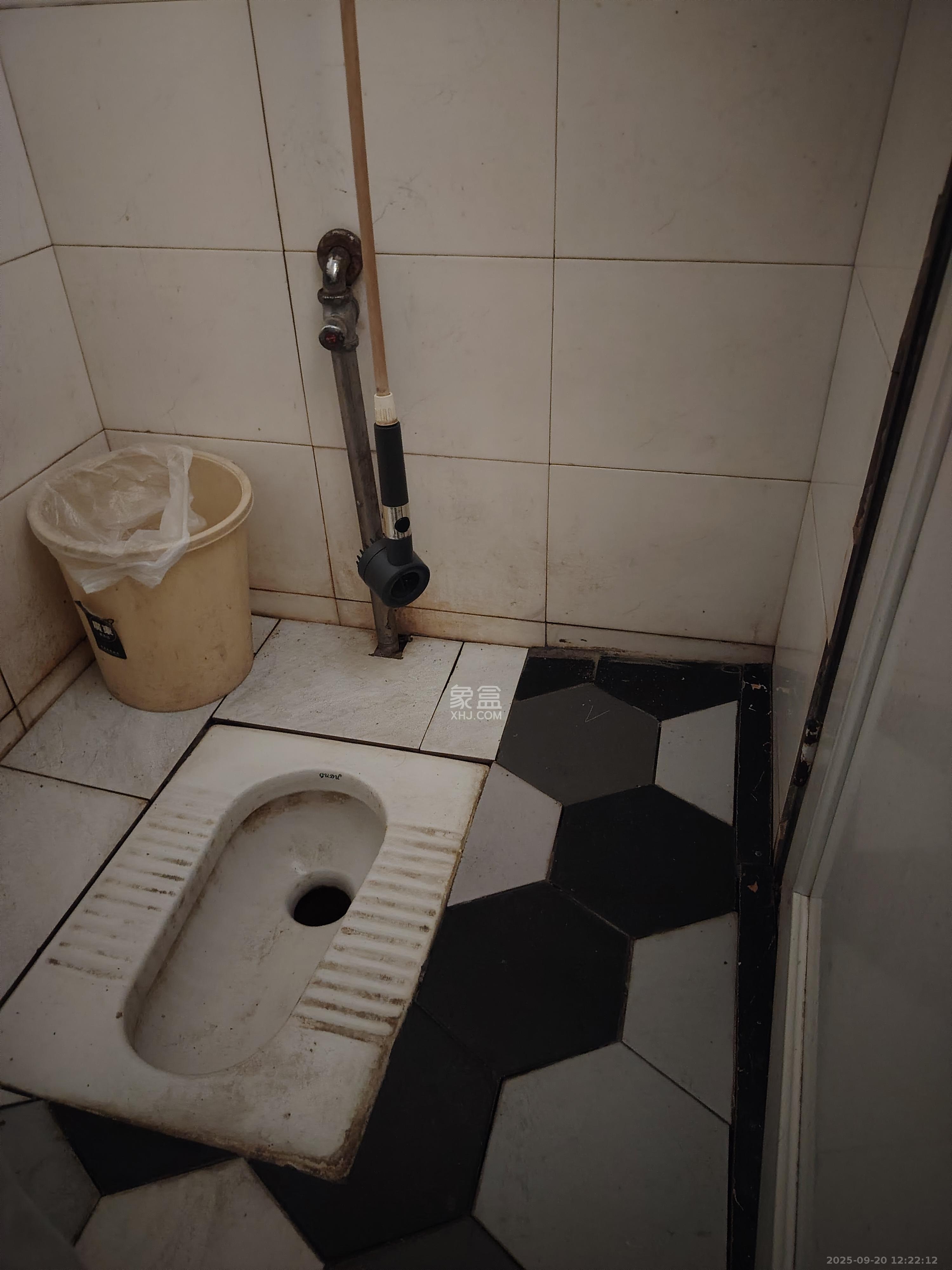 新星小区  1室1厅1卫    700.0元/月室内图