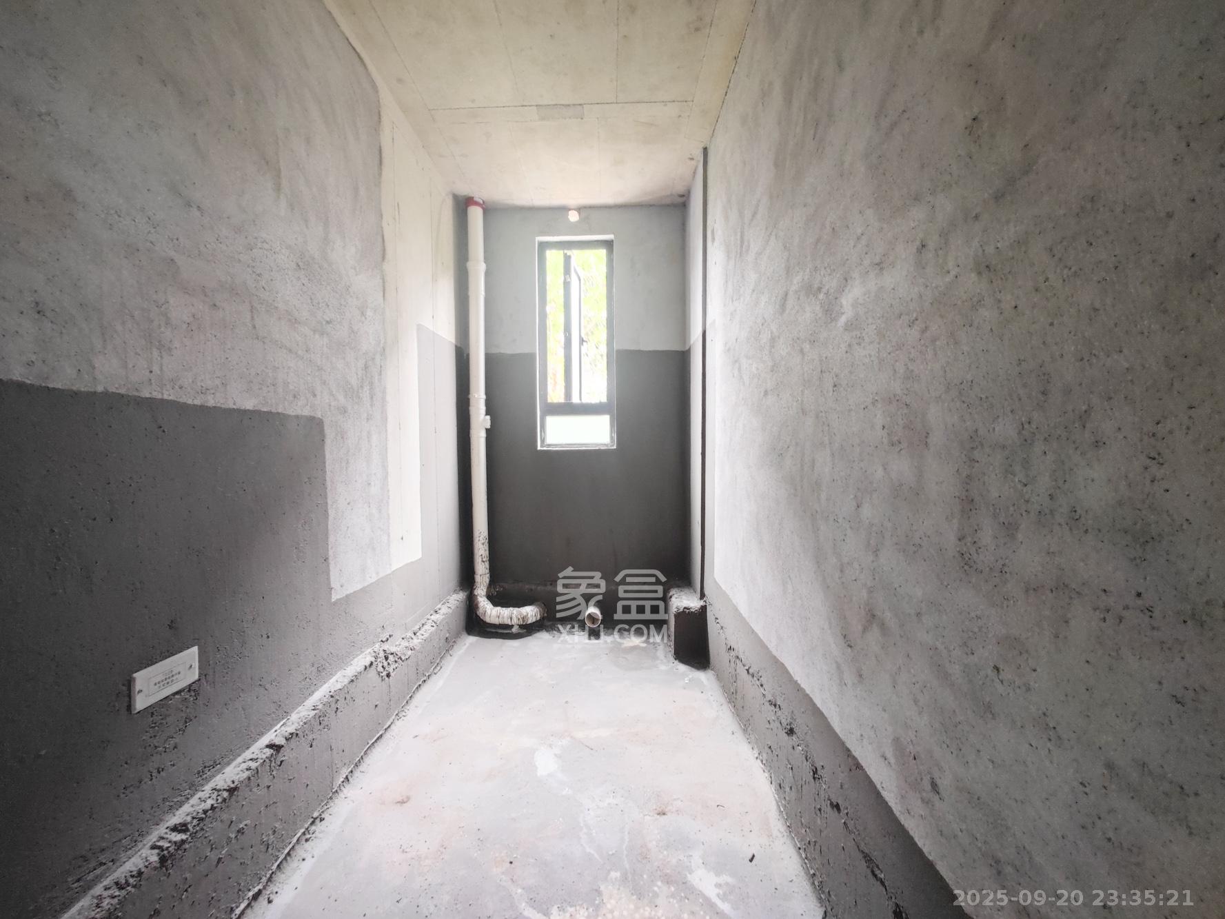 远洋红星天铂二期  3室2厅2卫    117.0万卫生间