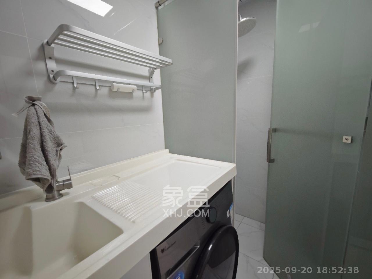 汇景发展环球中心  1室0厅1卫    2600.0元/月室内图