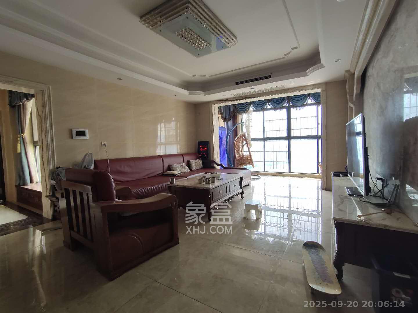 江河东澜湾 4室2厅2卫 3500.0元/月 江河东澜湾 4室2厅2卫 3500.0元/月户型图