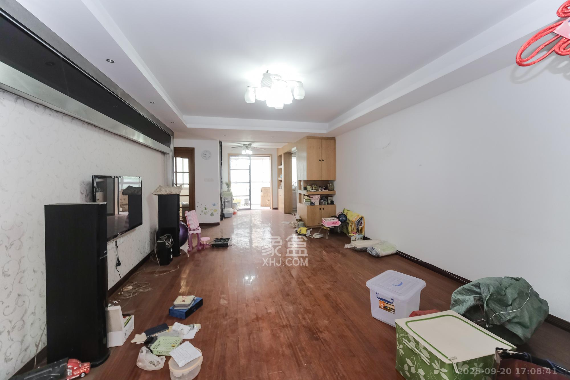 红树湾 3室2厅2卫 79.8万 红树湾 3室2厅2卫 79.8万客厅