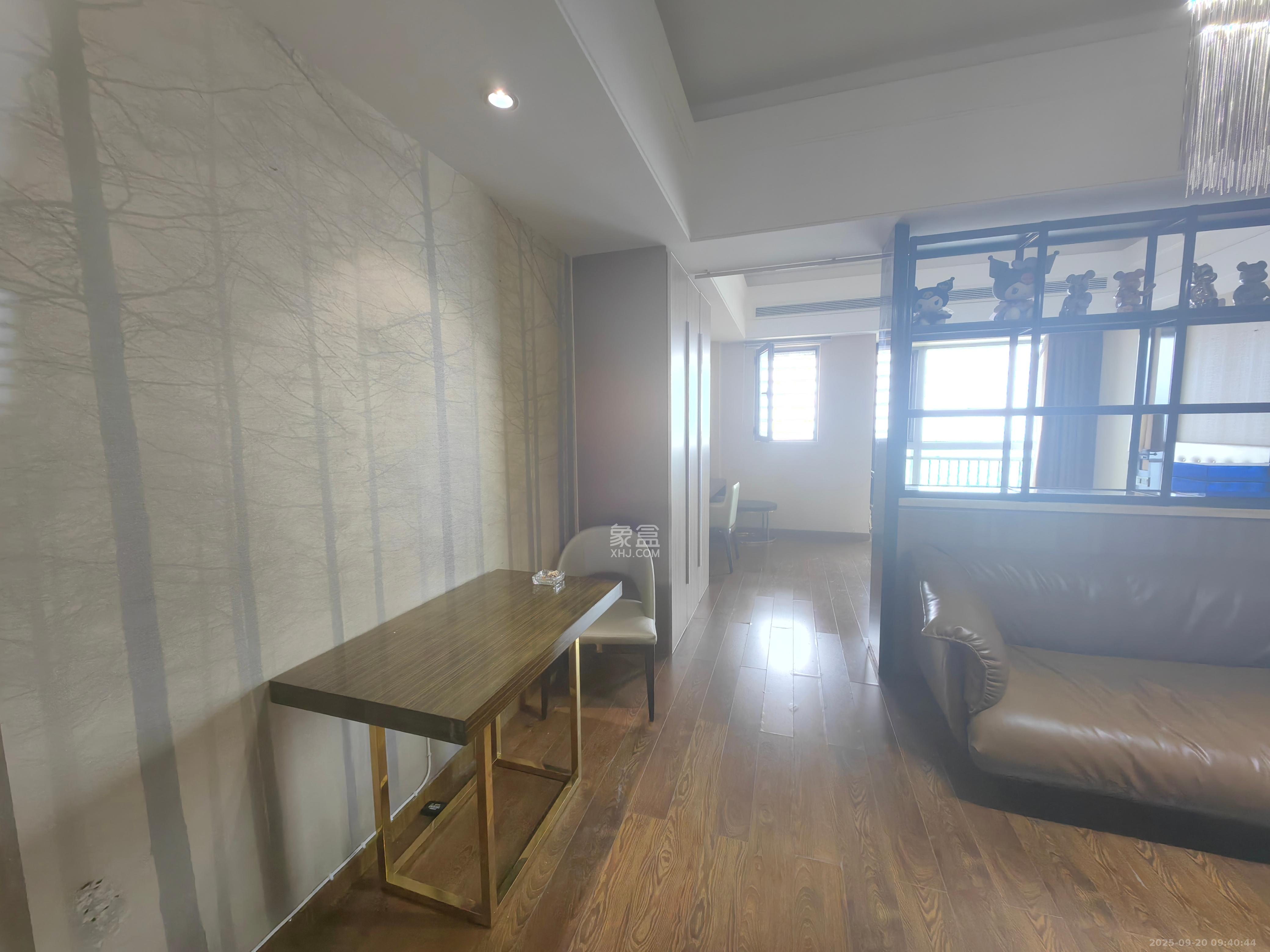 华远国际公寓  1室1厅1卫    3500.0元/月室内图