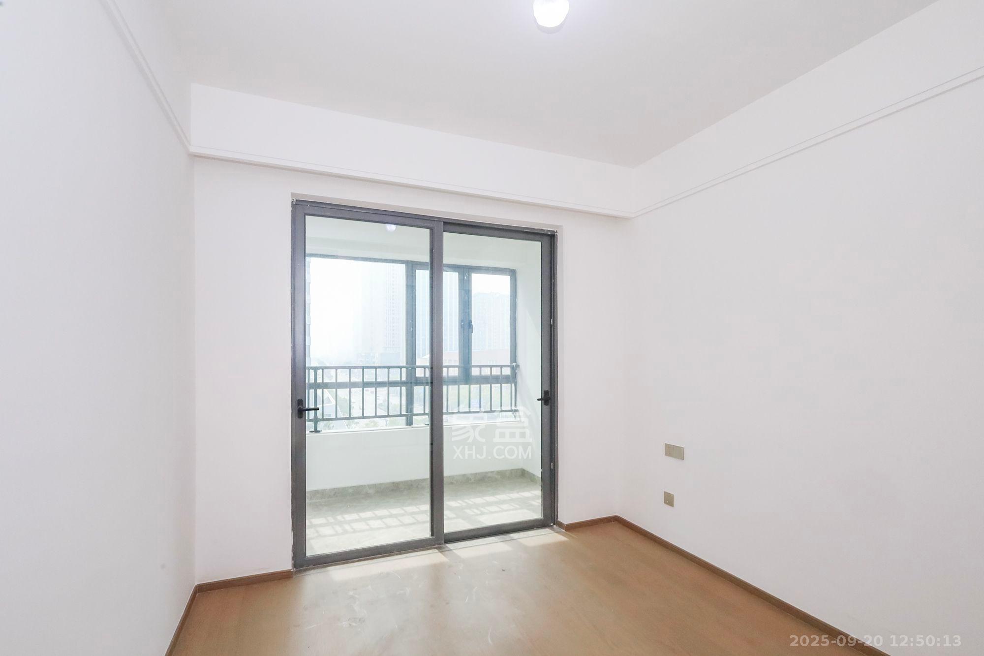 复地滨江金融中心 4室2厅2卫 6000.0元/月 复地滨江金融中心 4室2厅2卫 6000.0元/月室内图