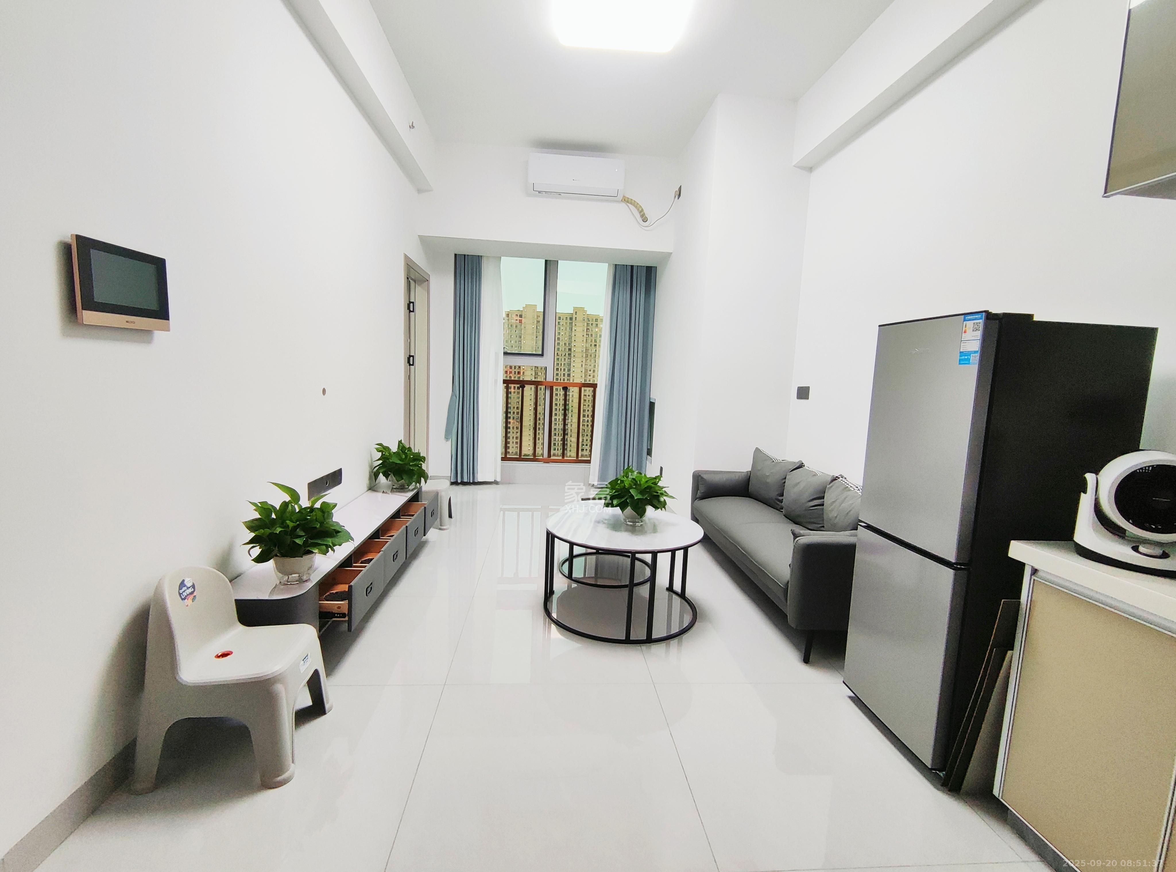 恒大誉府(融誉商业中心)  1室1厅1卫    1800.0元/月 恒大誉府(融誉商业中心)  1室1厅1卫    1800.0元/月室内图