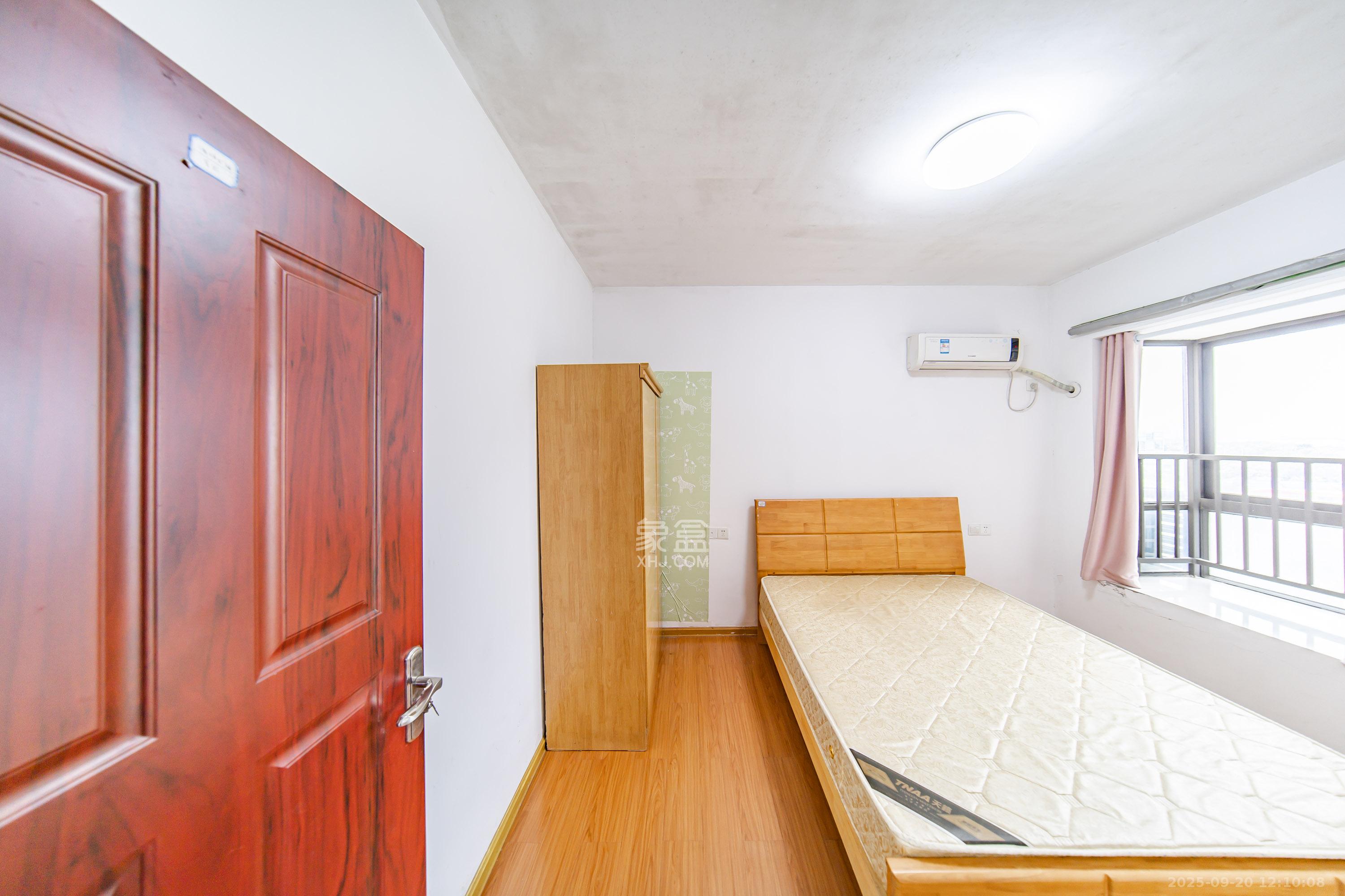 曙光泊岸 1室2厅1卫 183.0万 曙光泊岸 1室2厅1卫 183.0万卧室