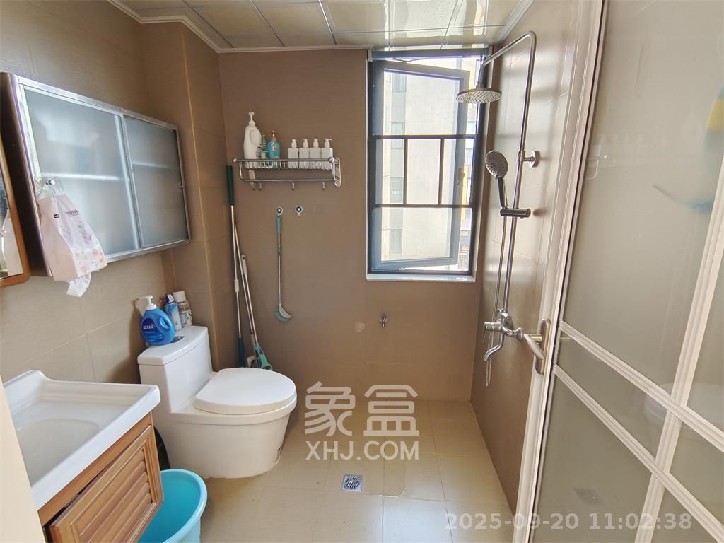 阳光100一期、四五期  2室2厅1卫    2300.0元/月室内图