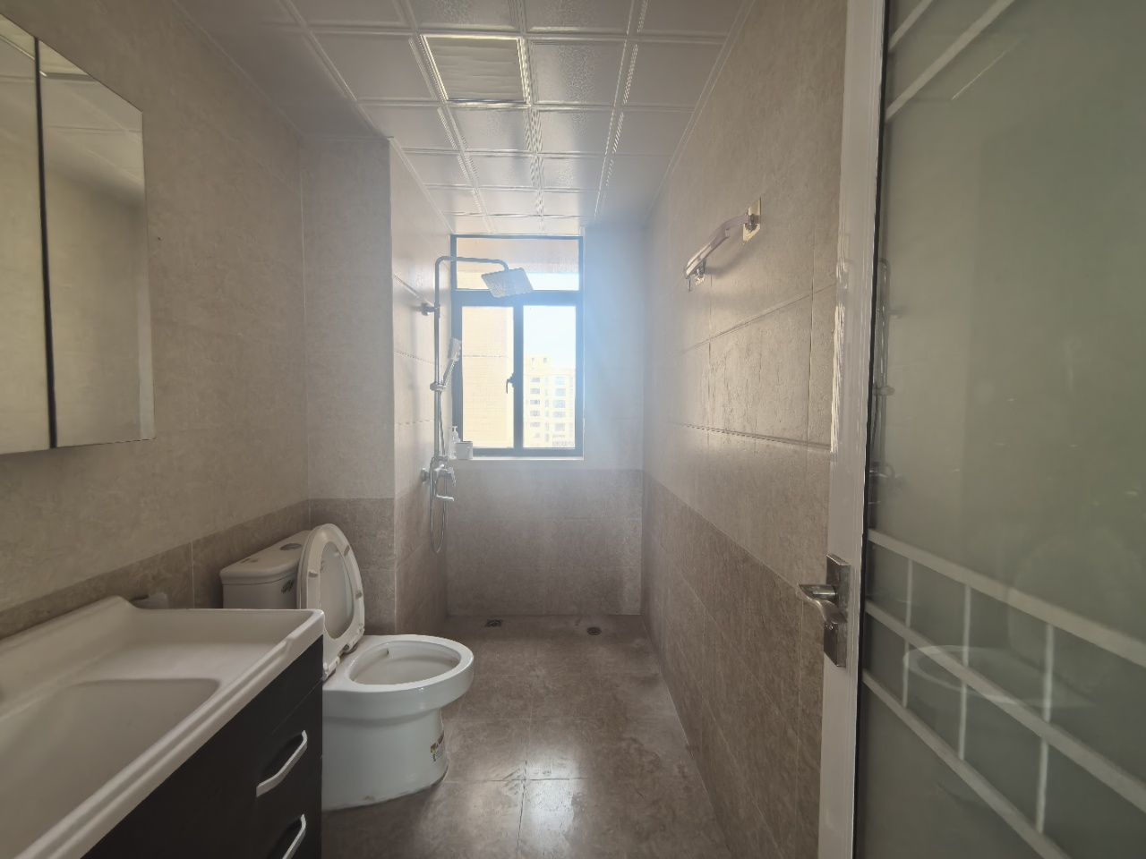 华府蓝湾 3室2厅1卫 130.0万 华府蓝湾 3室2厅1卫 130.0万室内图