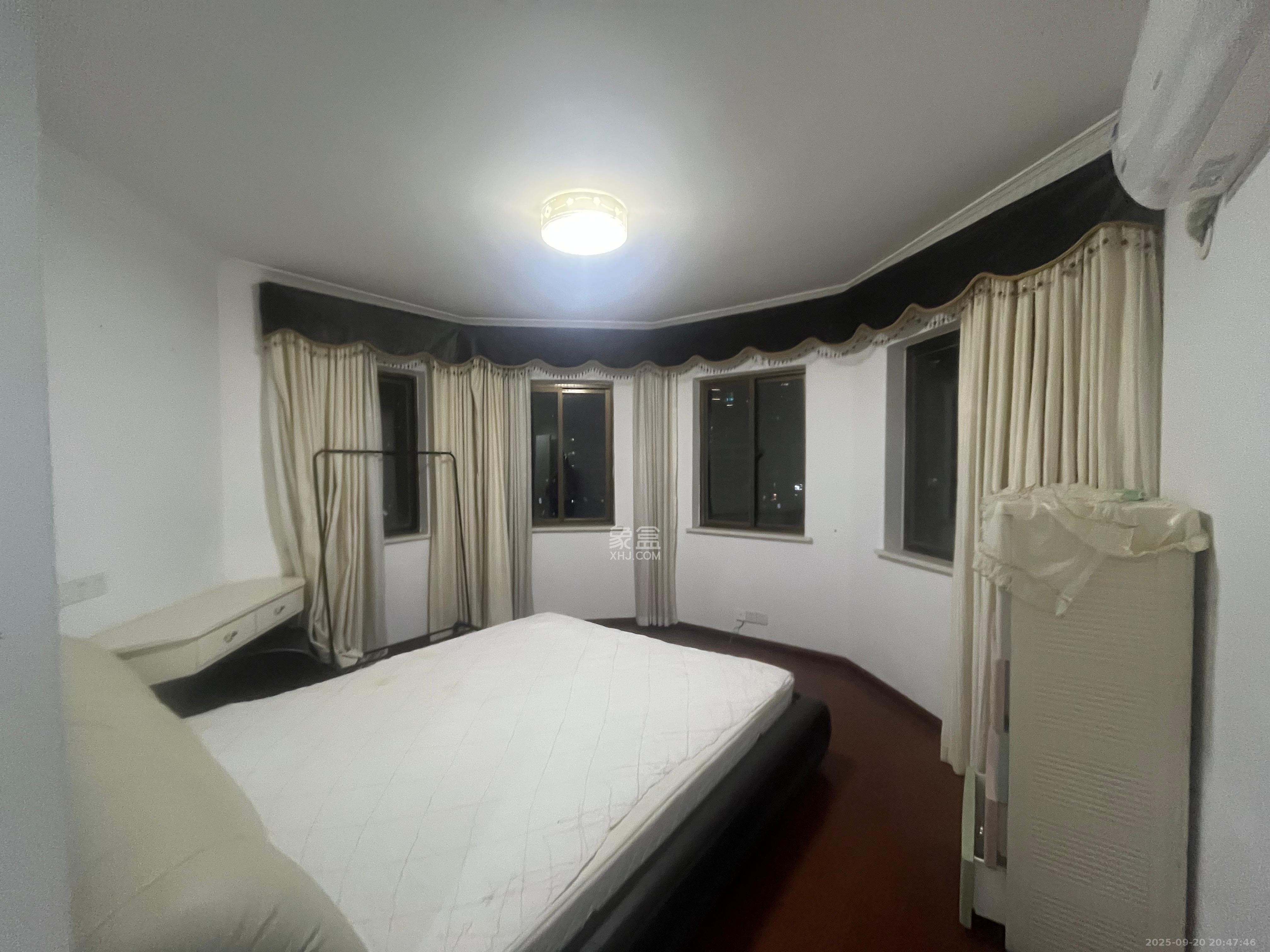 江山帝景哈佛 3室2厅2卫 2400.0元/月 江山帝景哈佛 3室2厅2卫 2400.0元/月室内图