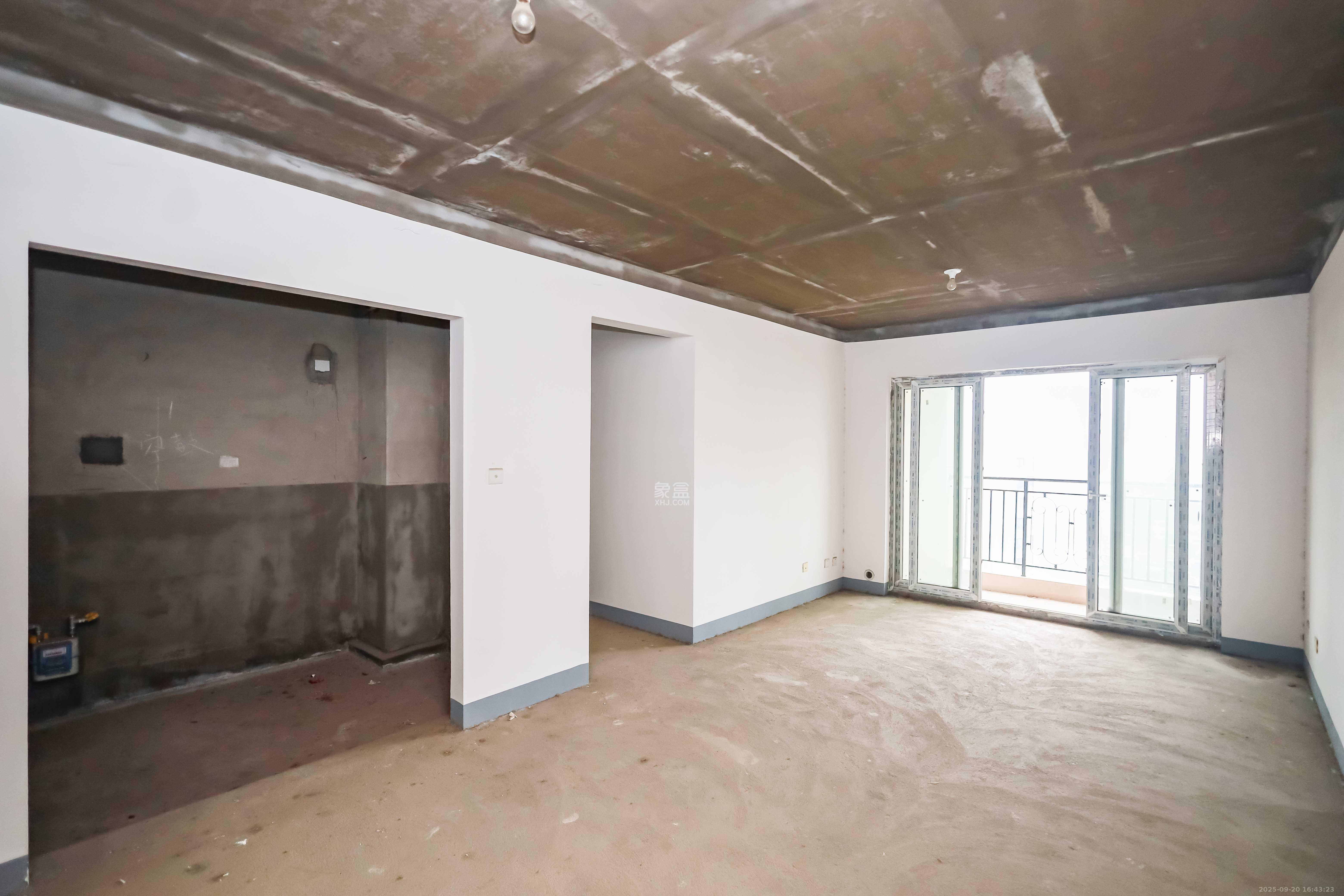 金科世界城 3室2厅1卫 62.0万 金科世界城 3室2厅1卫 62.0万客厅