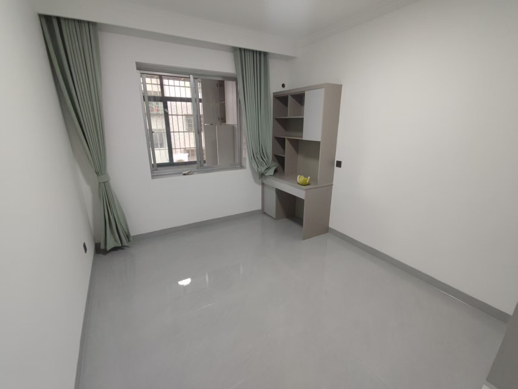 互助小区  3室2厅2卫   1900.00元/月室内图