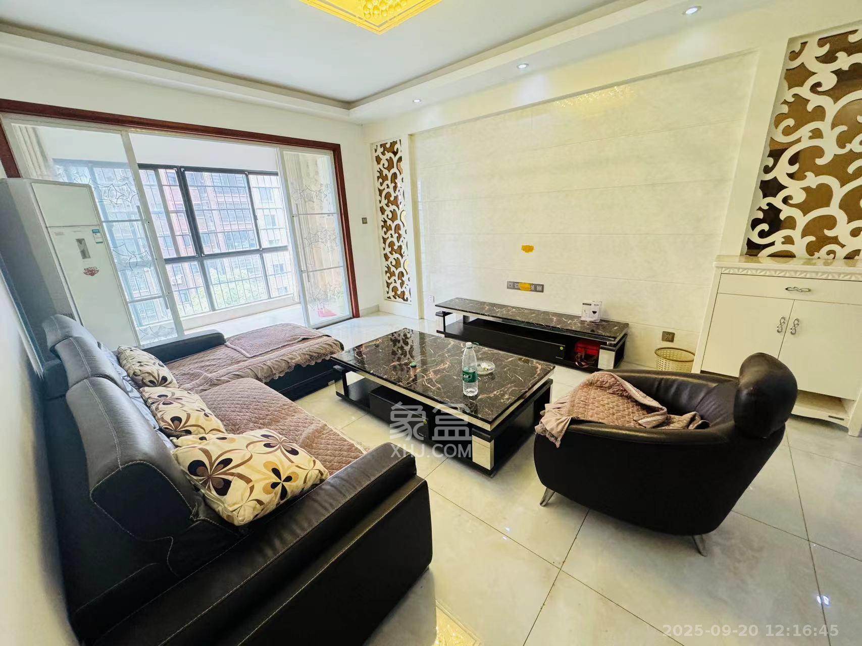 湖湘林语三期 2室2厅1卫 1500.0元/月 湖湘林语三期 2室2厅1卫 1500.0元/月室内图