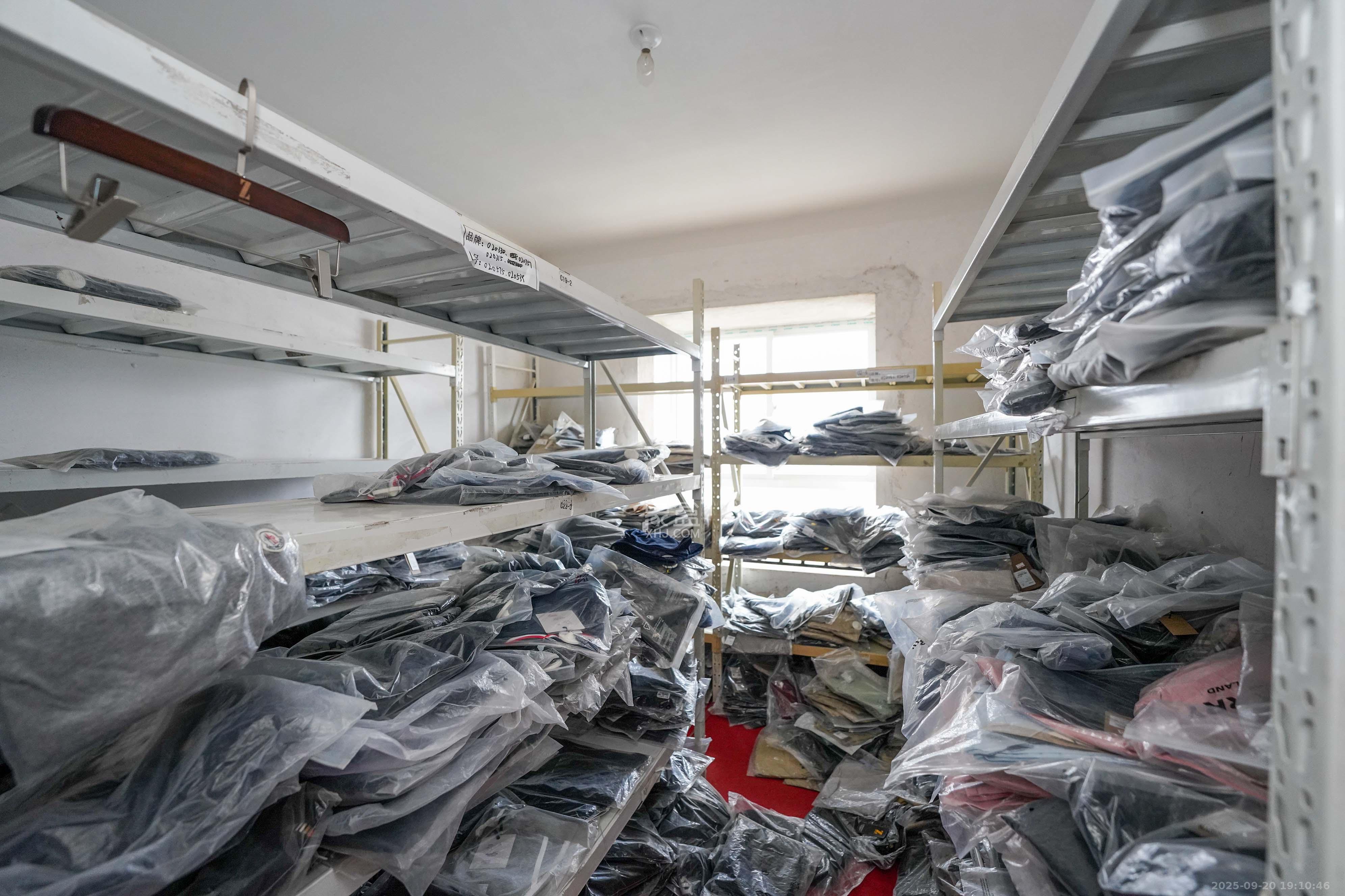 理工大学职工单位房青年汇 4室2厅2卫 86.0万 理工大学职工单位房青年汇 4室2厅2卫 86.0万卧室