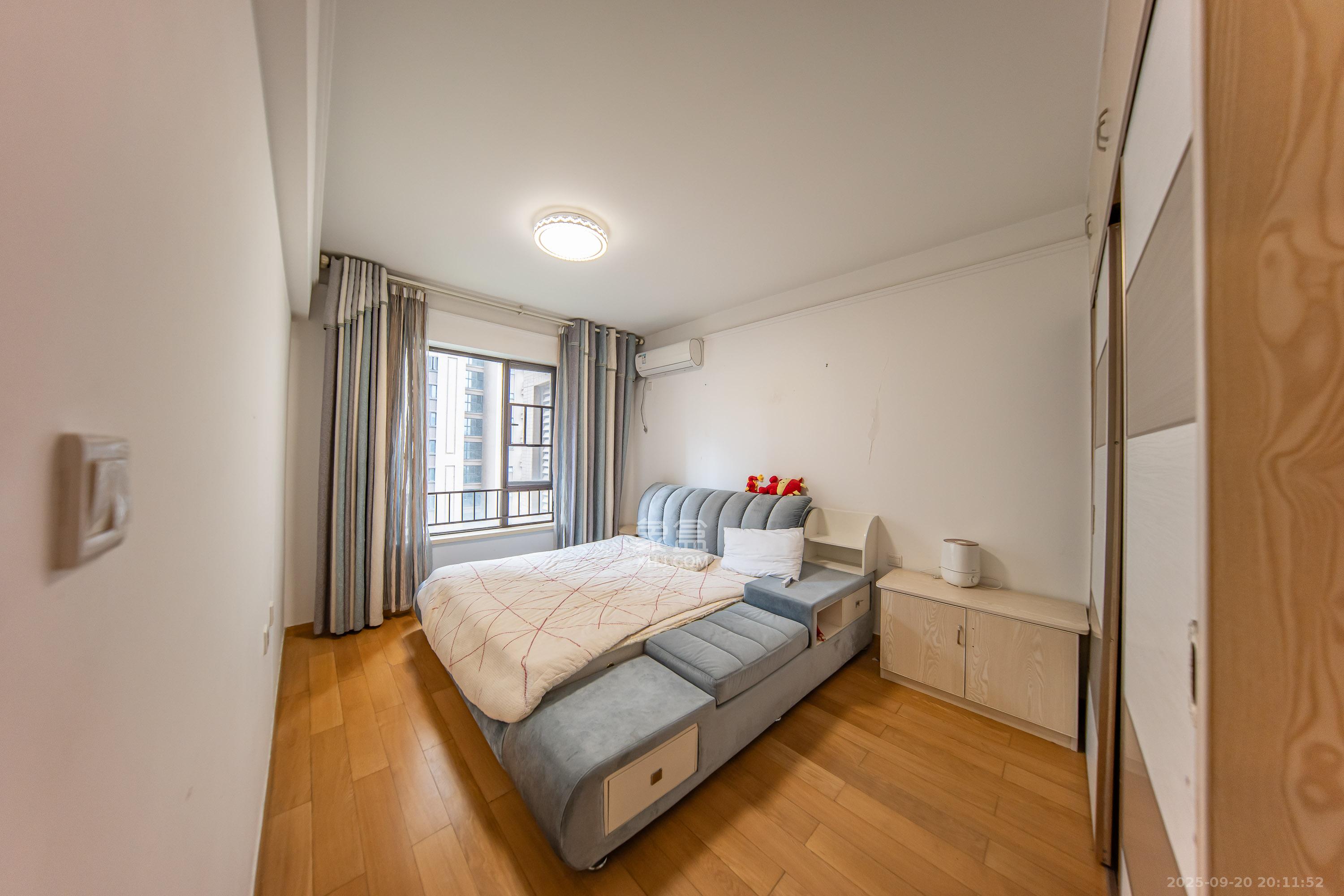 中海国际三期  3室2厅2卫    2200.0元/月室内图